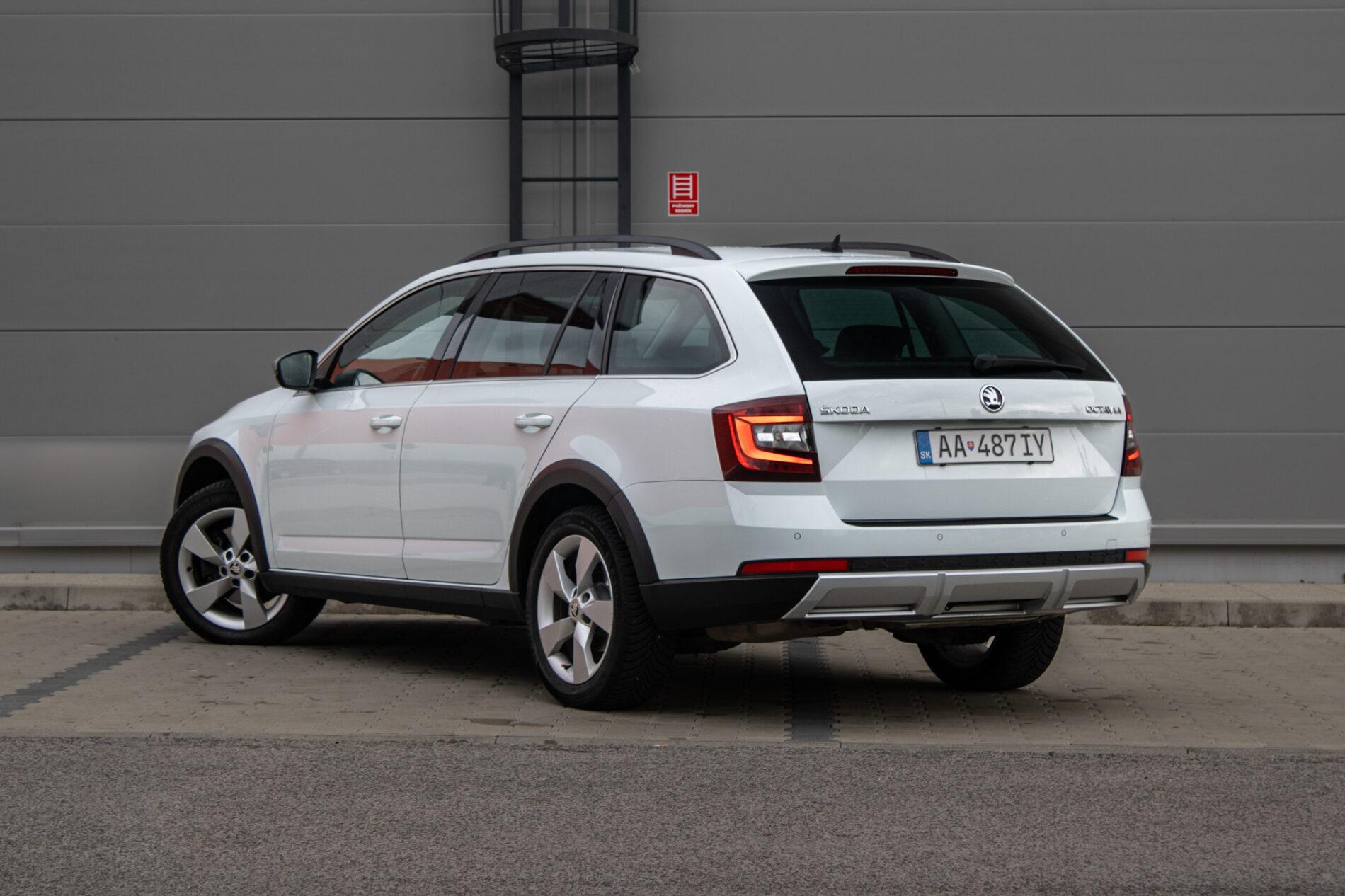 2018 Skoda Octavia RS, bílá kombi, 195 000 km