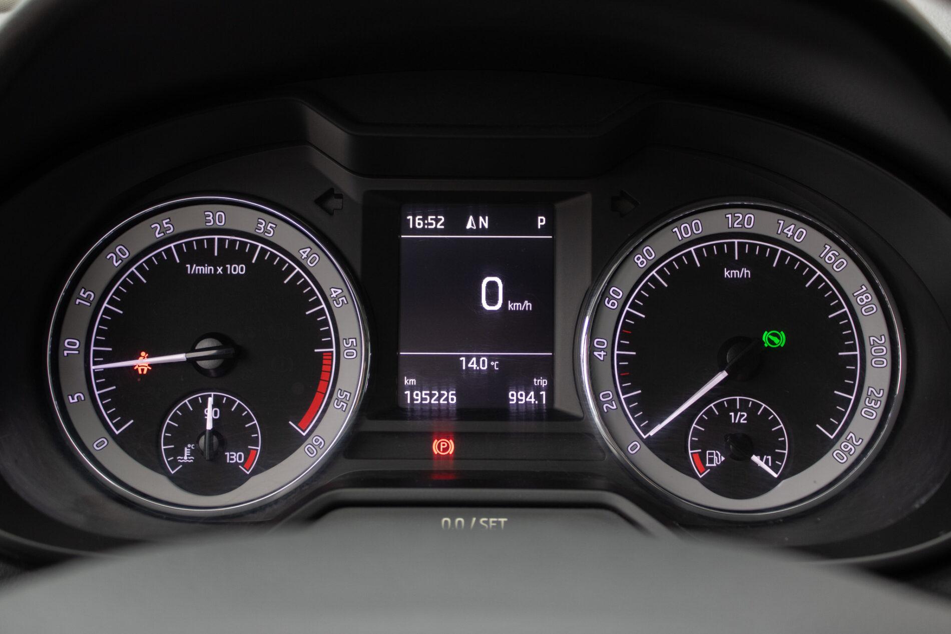 2018 Skoda Octavia RS, bílá kombi, 195 000 km