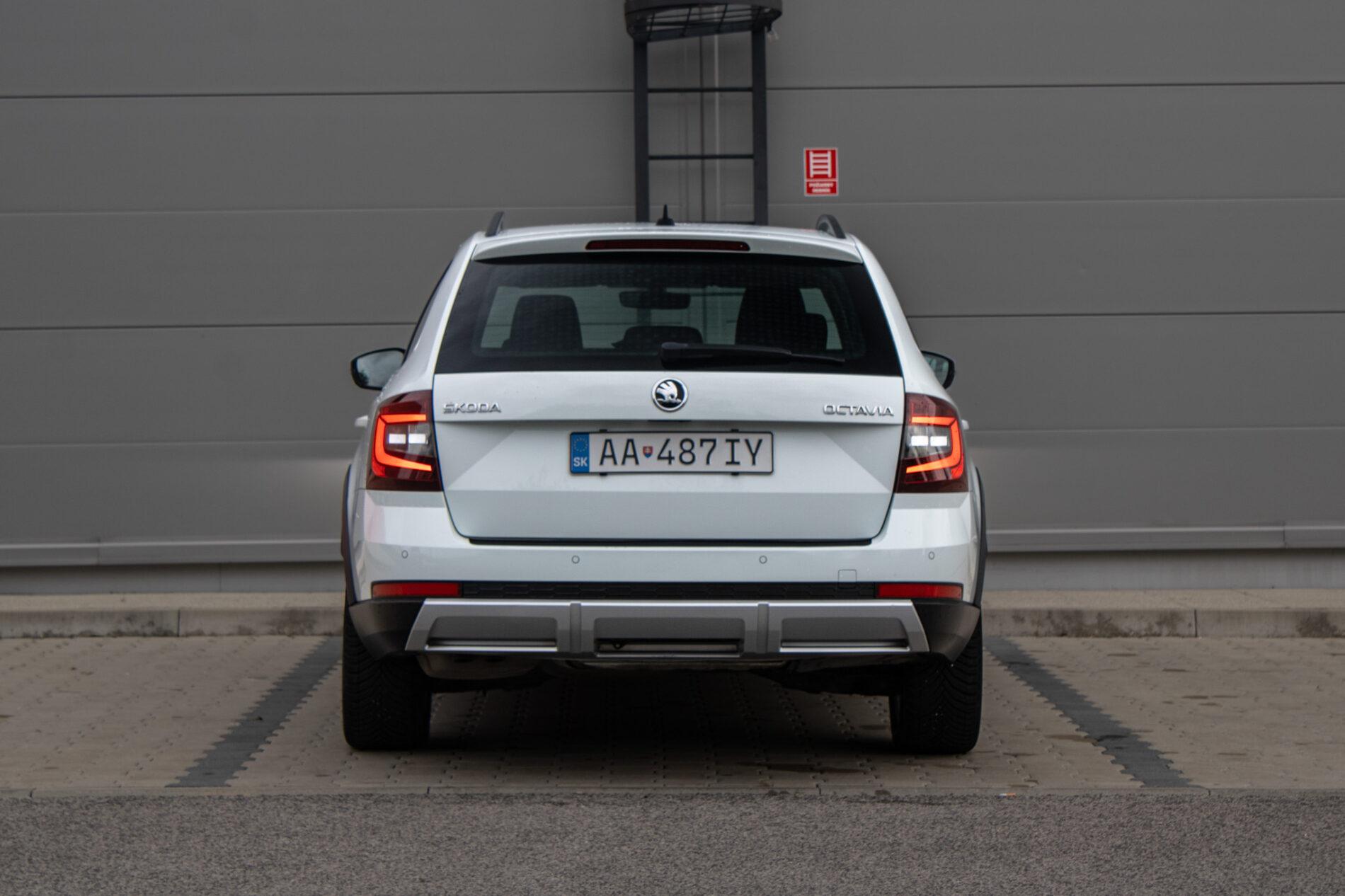 2018 Skoda Octavia RS, bílá kombi, 195 000 km