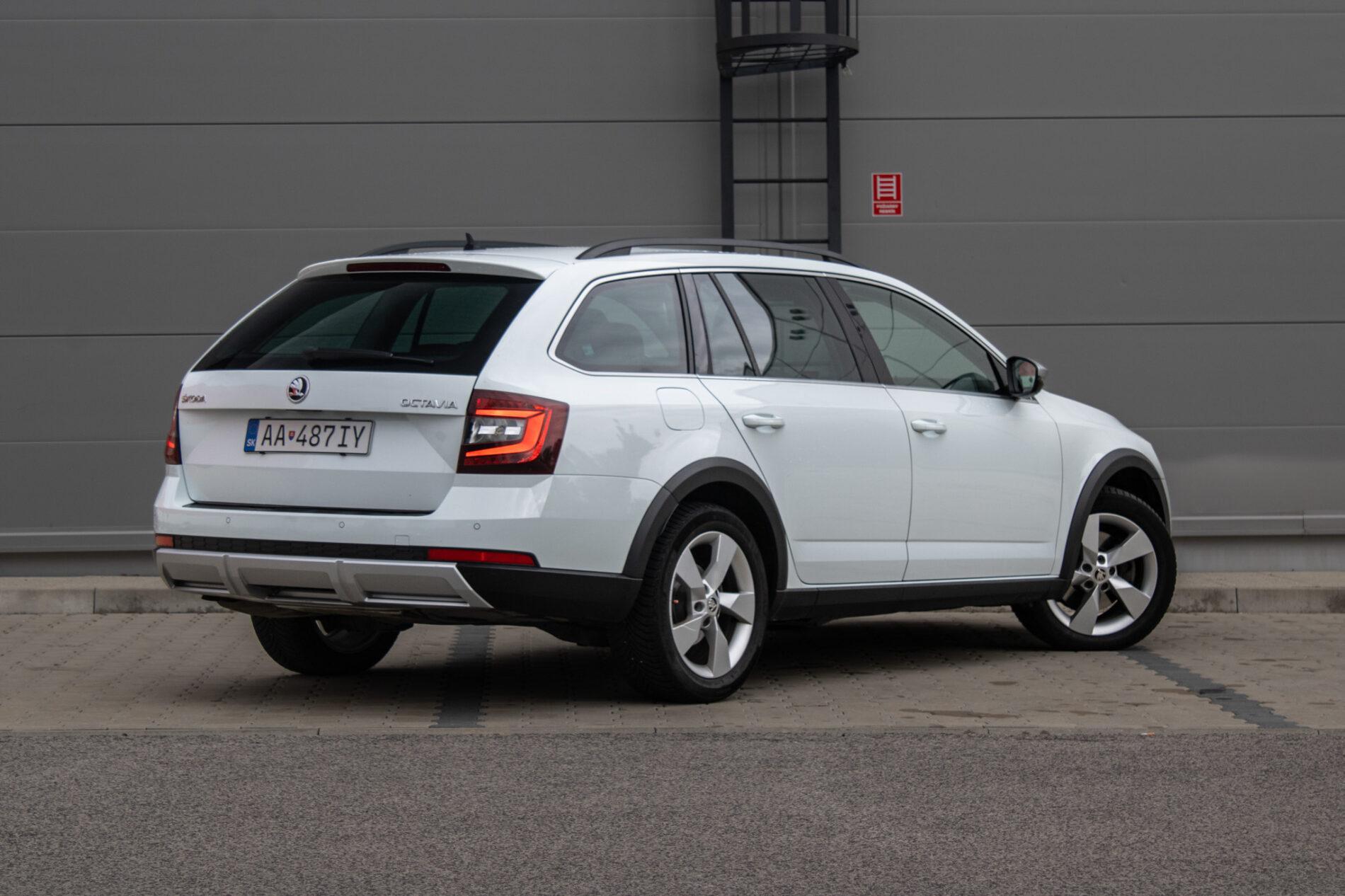 2018 Skoda Octavia RS, bílá kombi, 195 000 km