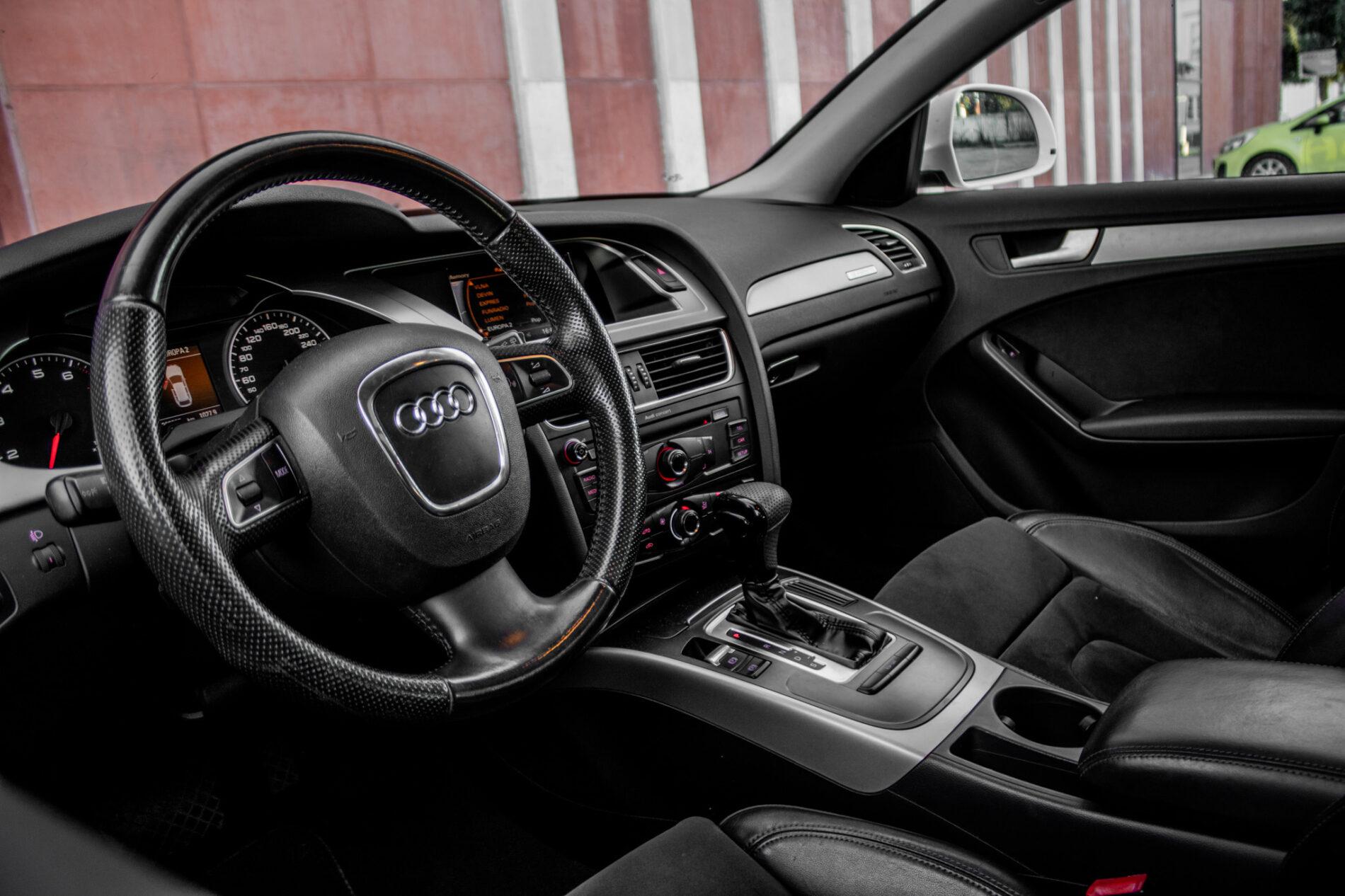2010 AUDI A4, bílá kombi, 260 367 km