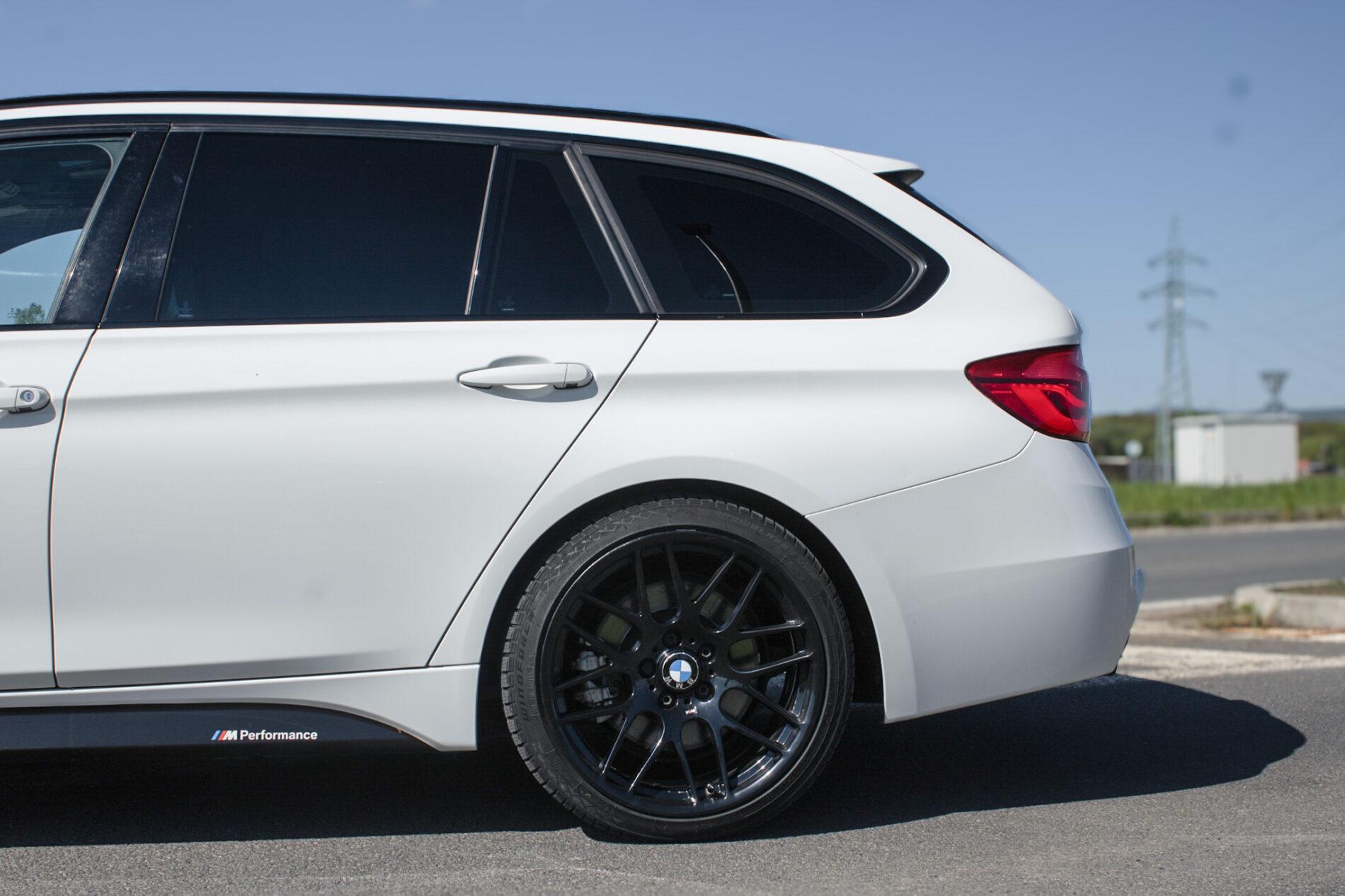 2017 BMW 335d, bílá kombi, 150 450 km