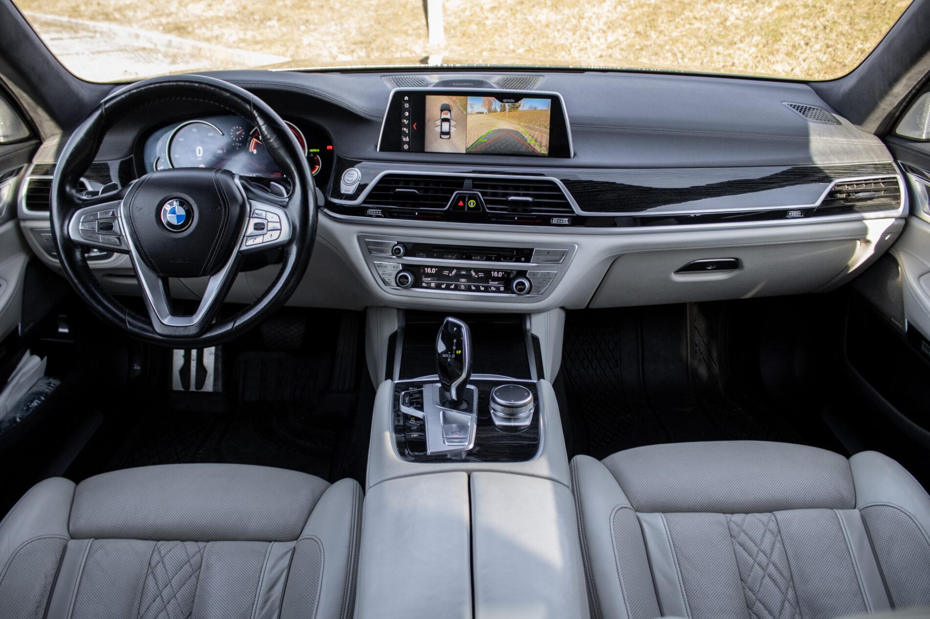 2017 BMW 740d, černá sedan, 137 000 km