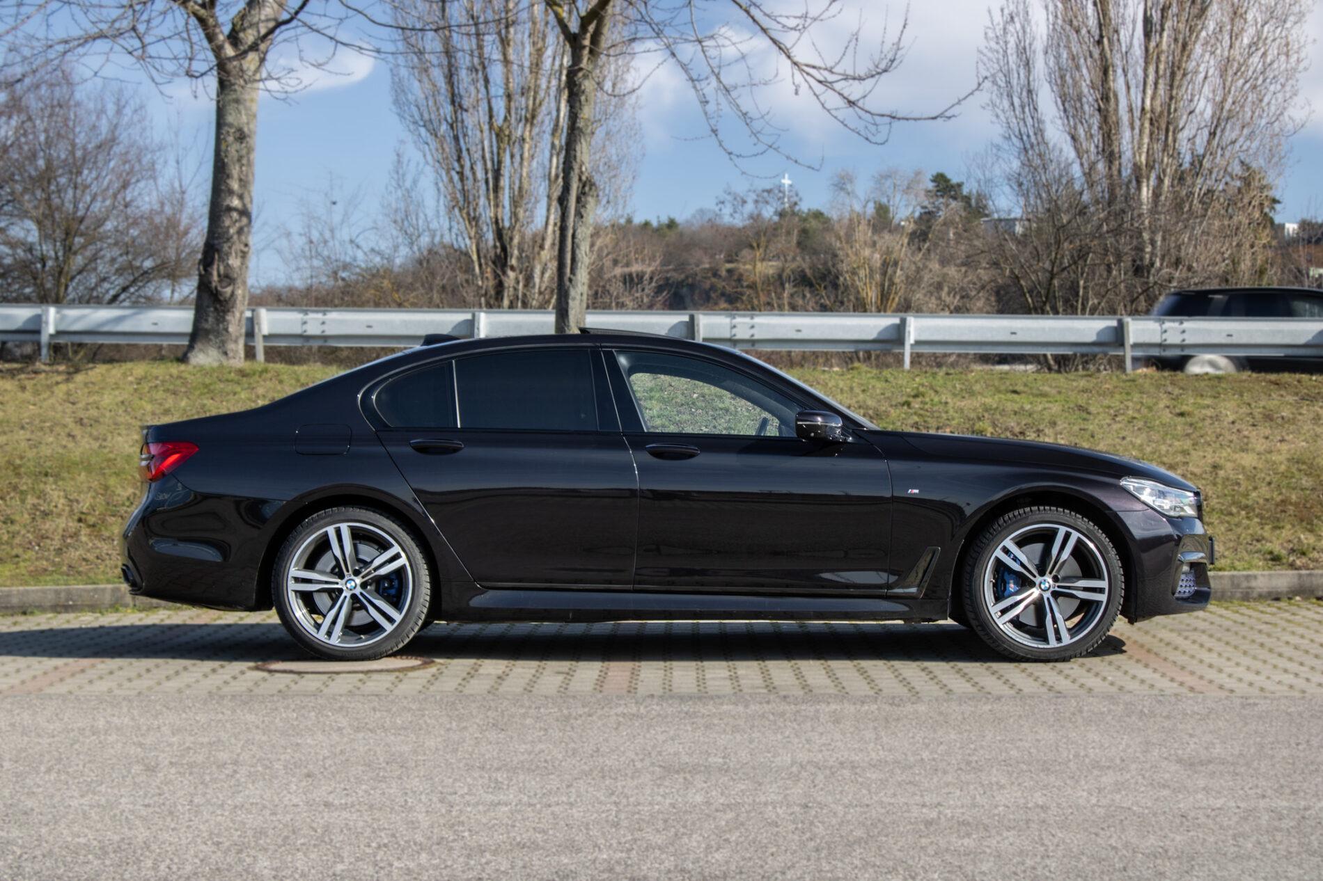 2017 BMW 740d, černá sedan, 137 000 km
