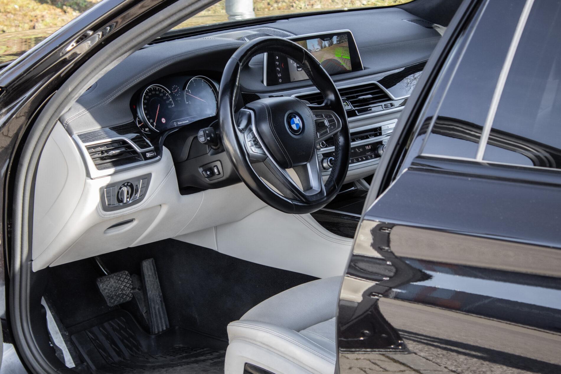 2017 BMW 740d, černá sedan, 137 000 km