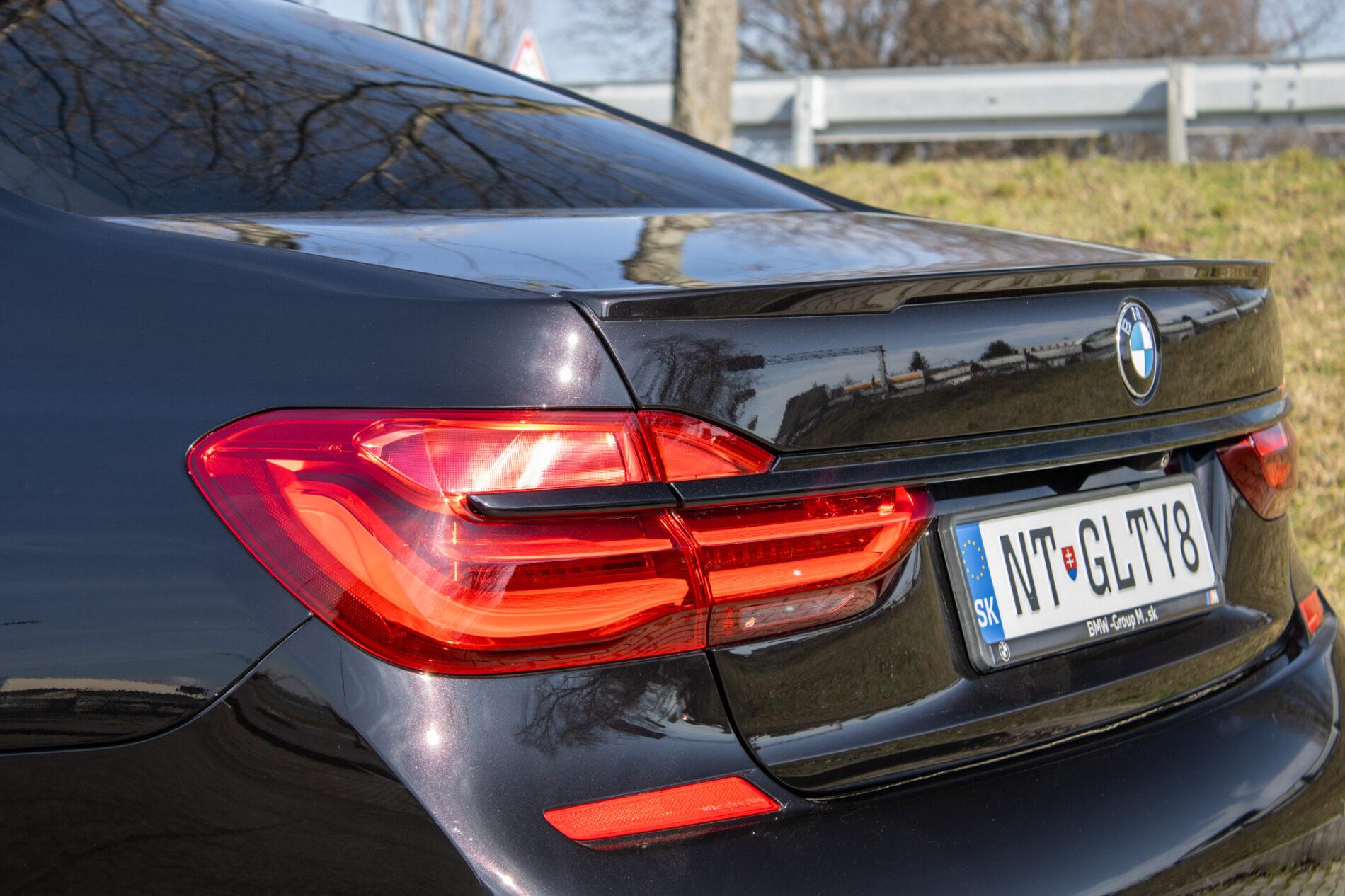 2017 BMW 740d, černá sedan, 137 000 km