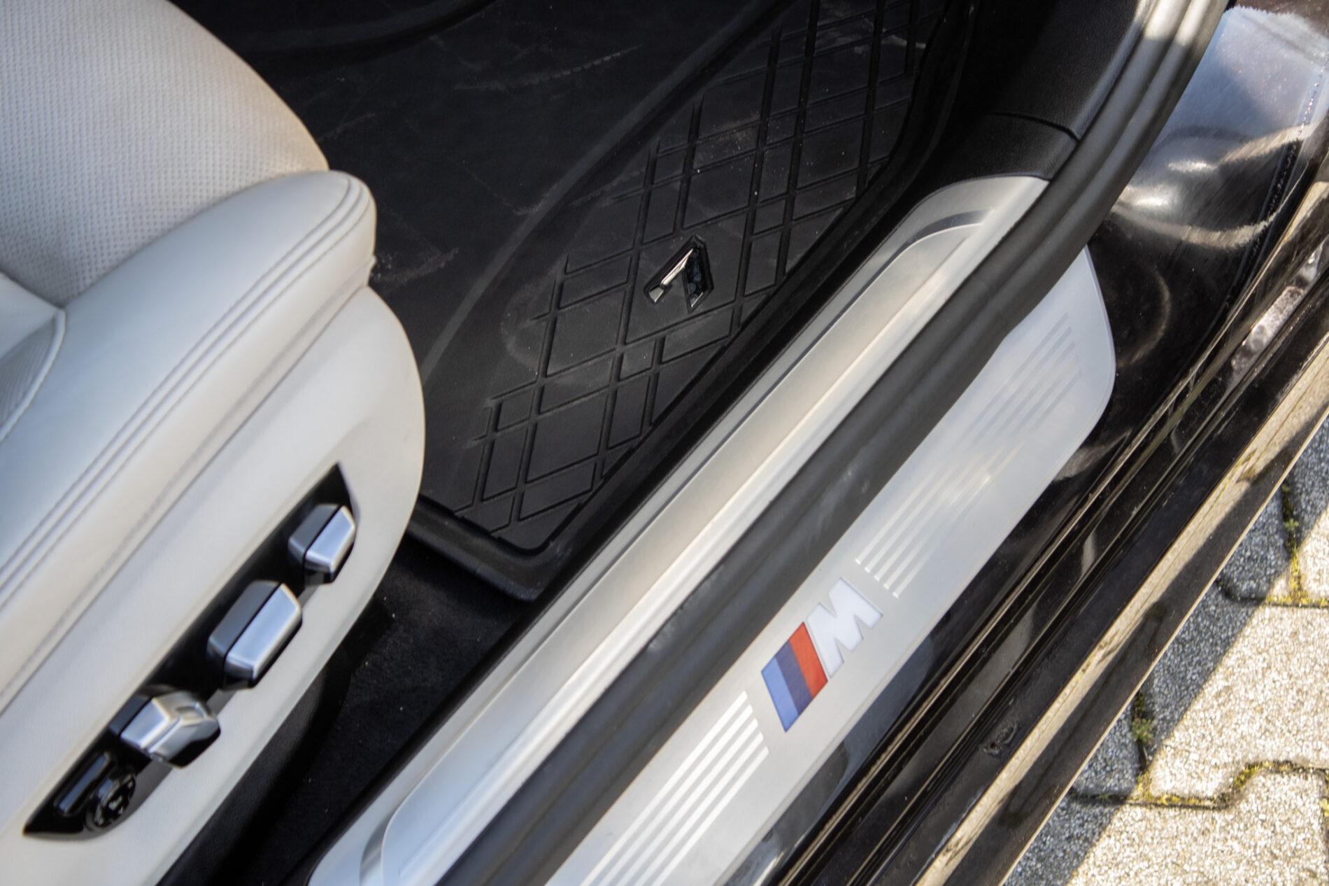 2017 BMW 740d, černá sedan, 137 000 km