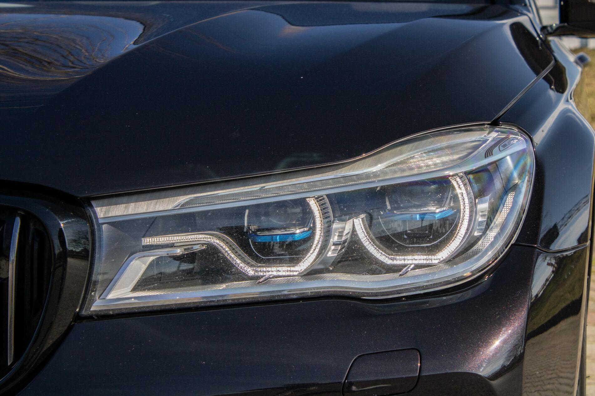 2017 BMW 740d, černá sedan, 137 000 km