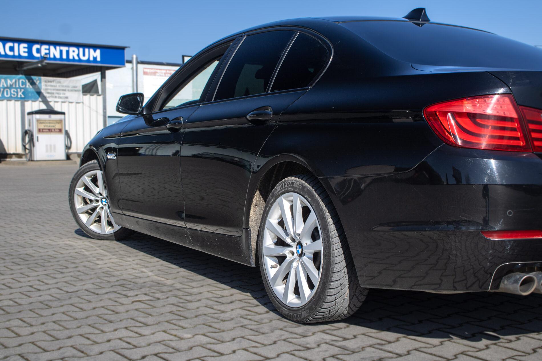 2010 BMW 530d, černá sedan, 468 596 km