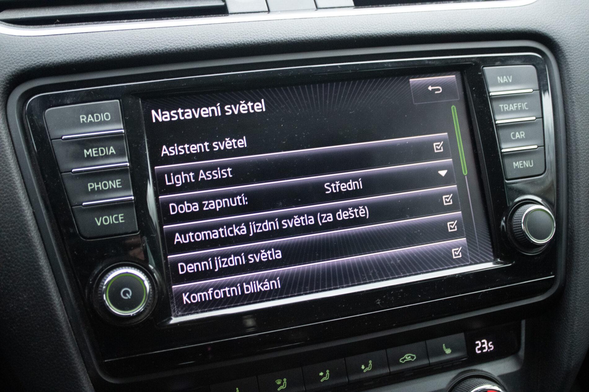 2015 Skoda Octavia RS, hnědá kombi, 205 479 km