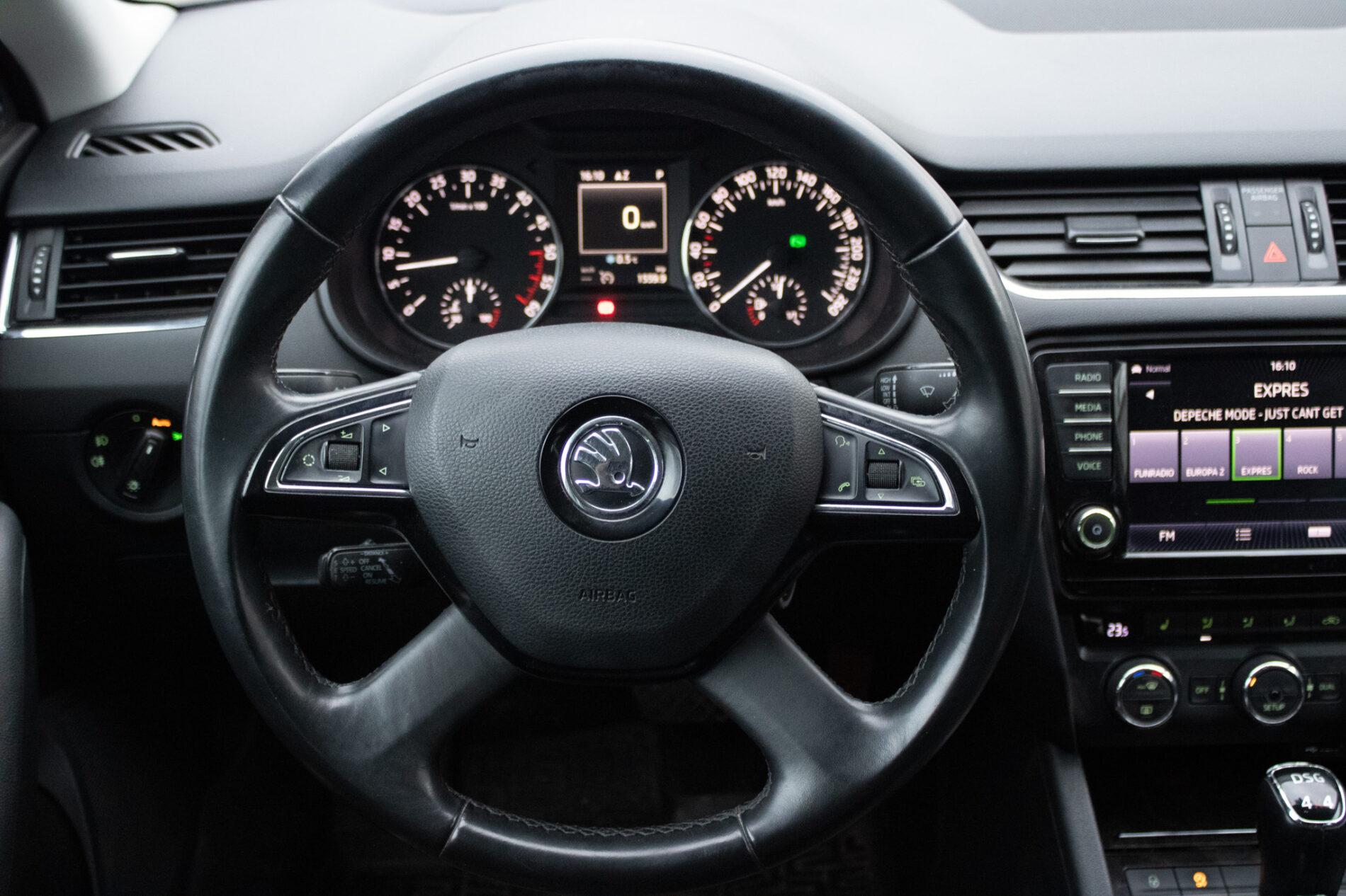 2015 Skoda Octavia RS, hnědá kombi, 205 479 km