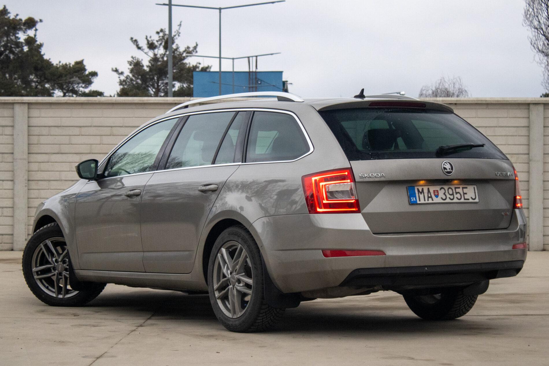 2015 Skoda Octavia RS, hnědá kombi, 205 479 km