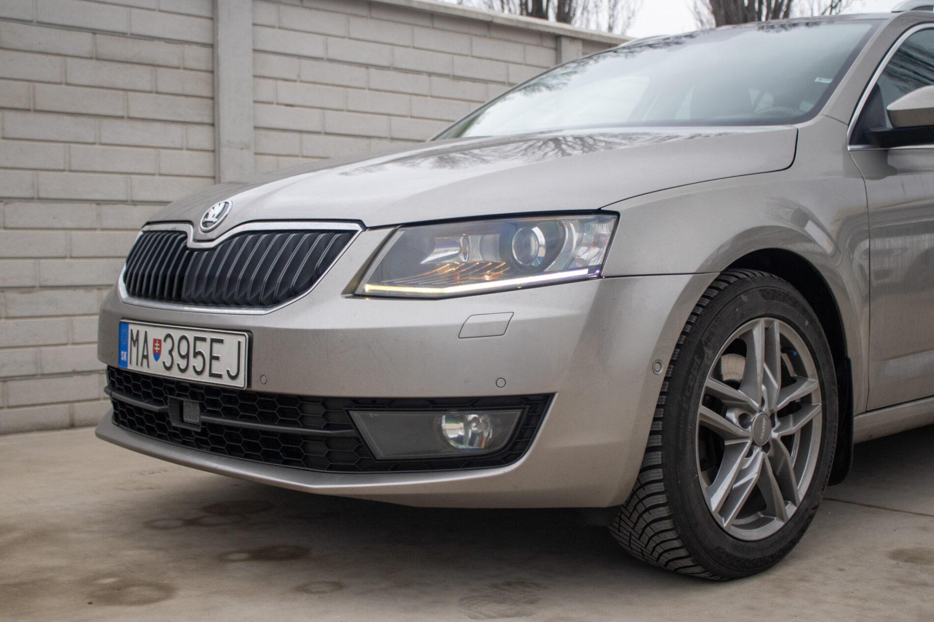 2015 Skoda Octavia RS, hnědá kombi, 205 479 km