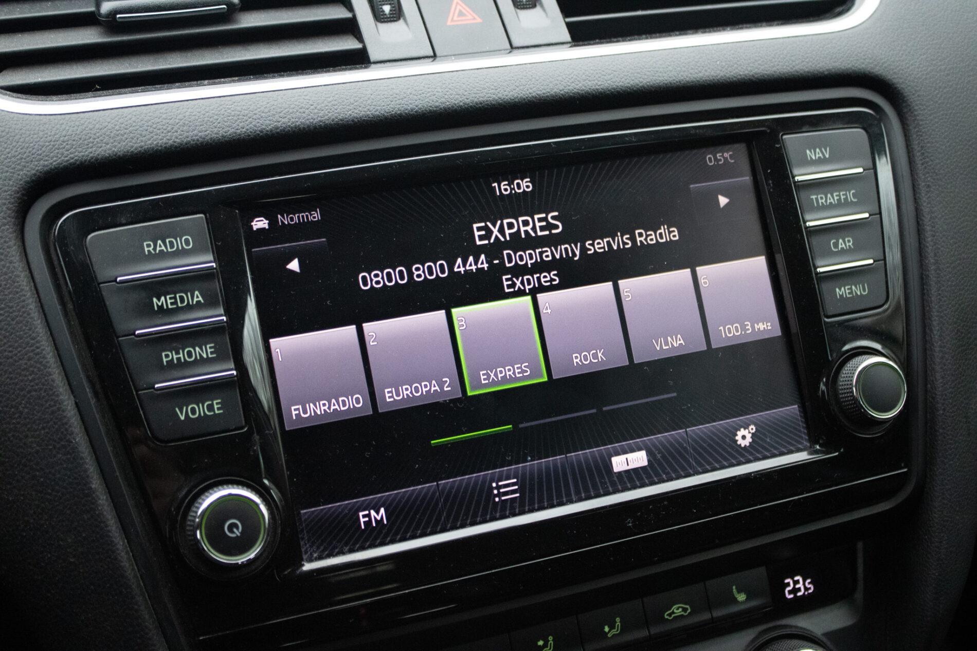 2015 Skoda Octavia RS, hnědá kombi, 205 479 km