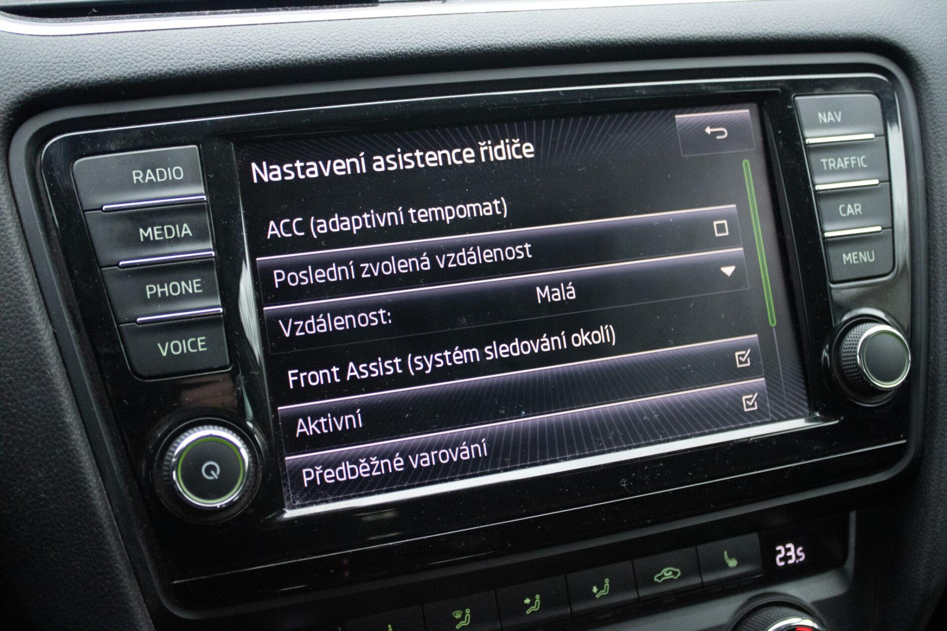 2015 Skoda Octavia RS, hnědá kombi, 205 479 km