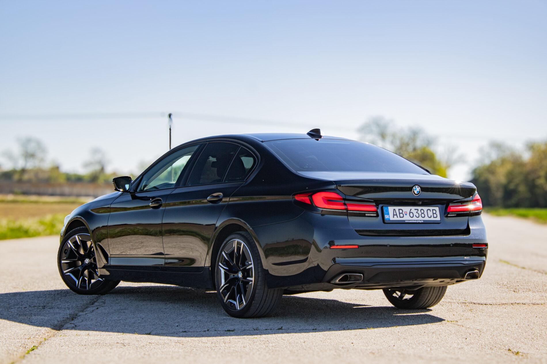 2022 BMW 540d, černá sedan, 145 997 km
