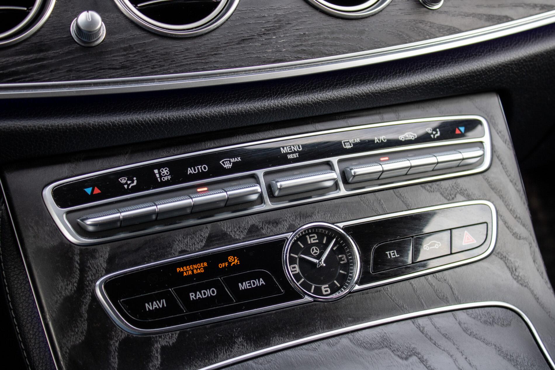 2018 Mercedes-Benz E 350d, šedá kombi, 175 769 km