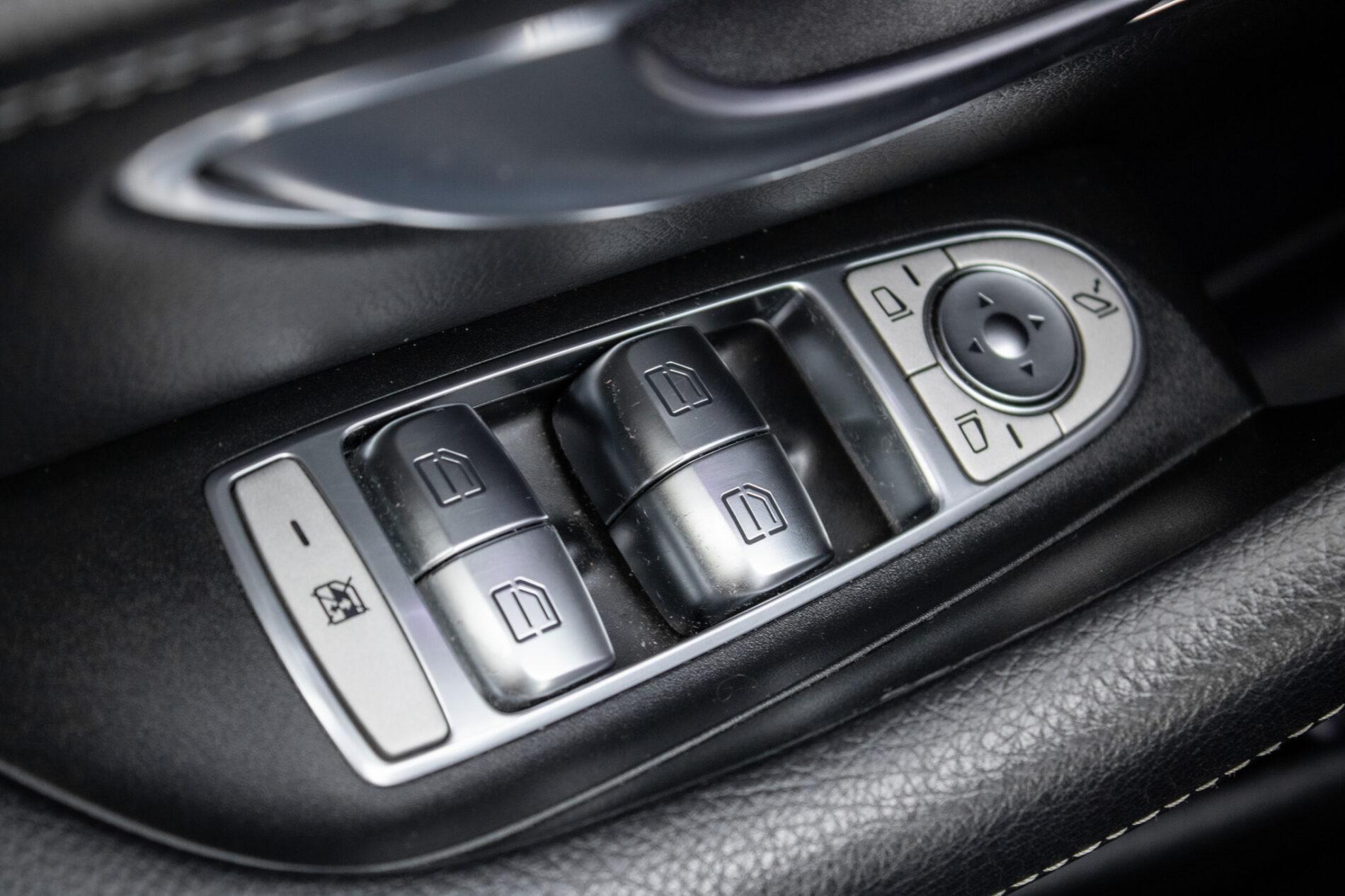 2018 Mercedes-Benz E 350d, šedá kombi, 175 769 km