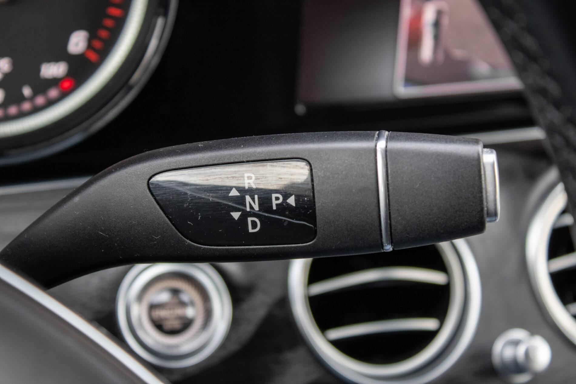2018 Mercedes-Benz E 350d, šedá kombi, 175 769 km