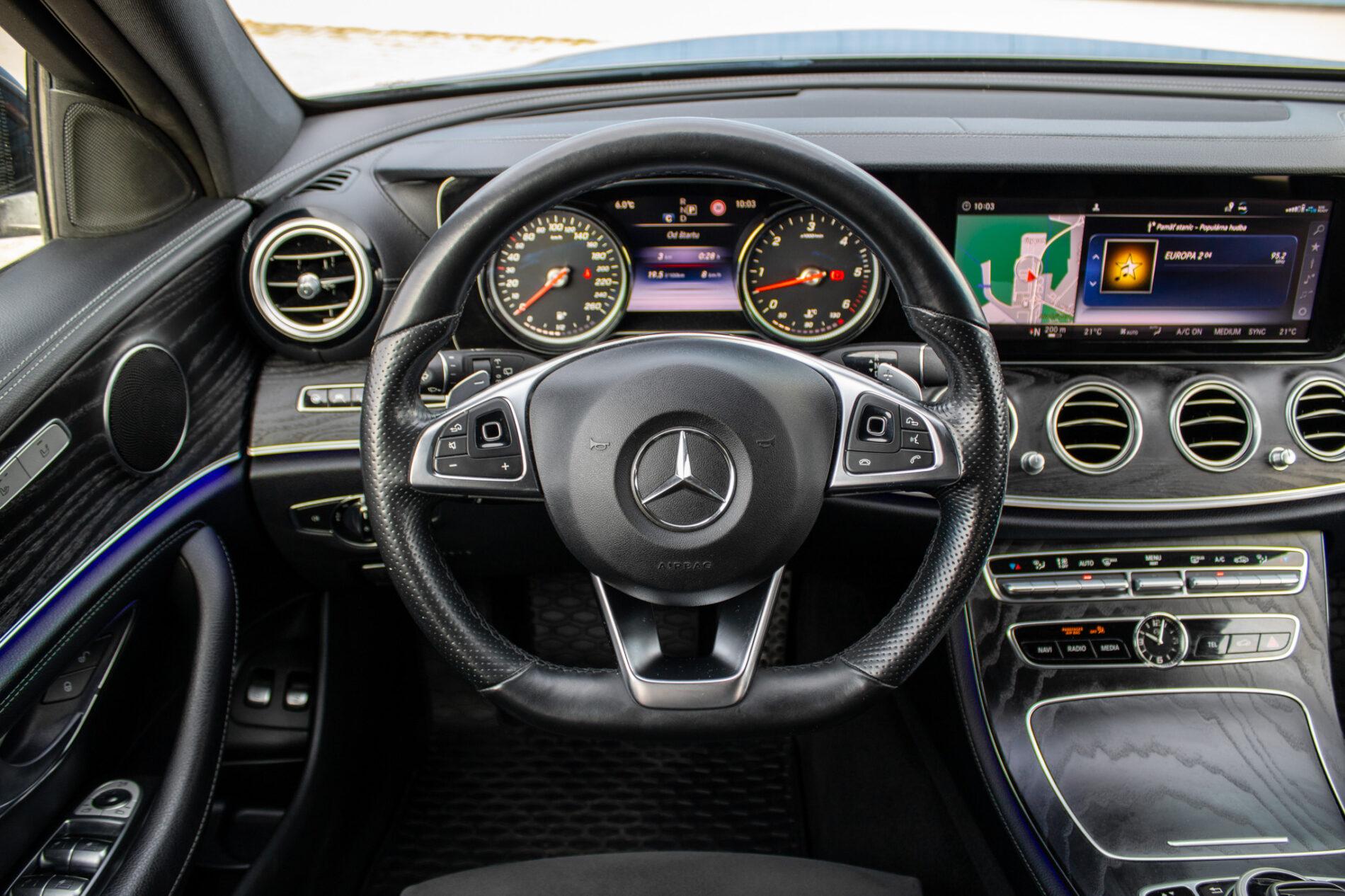 2018 Mercedes-Benz E 350d, šedá kombi, 175 769 km