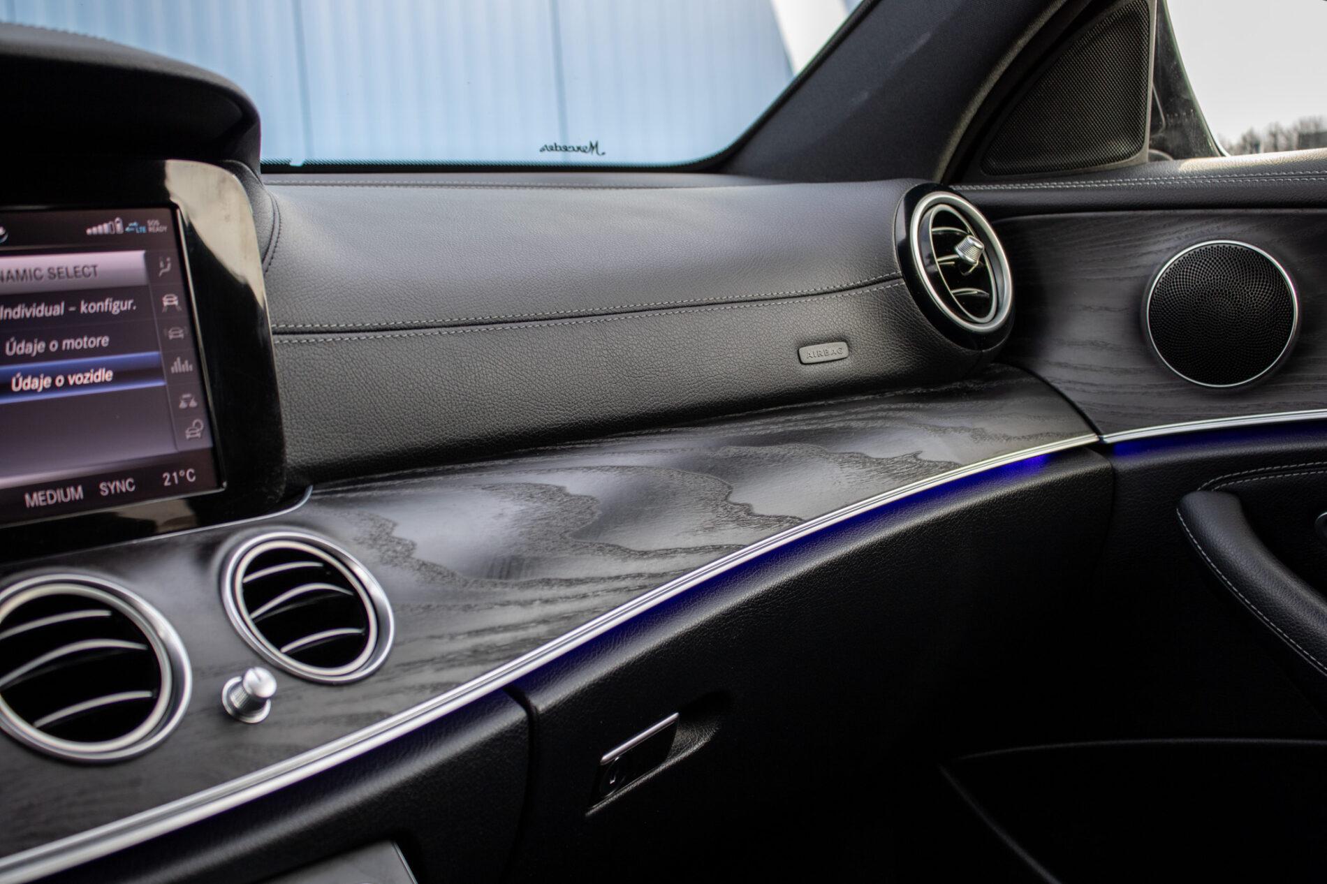 2018 Mercedes-Benz E 350d, šedá kombi, 175 769 km