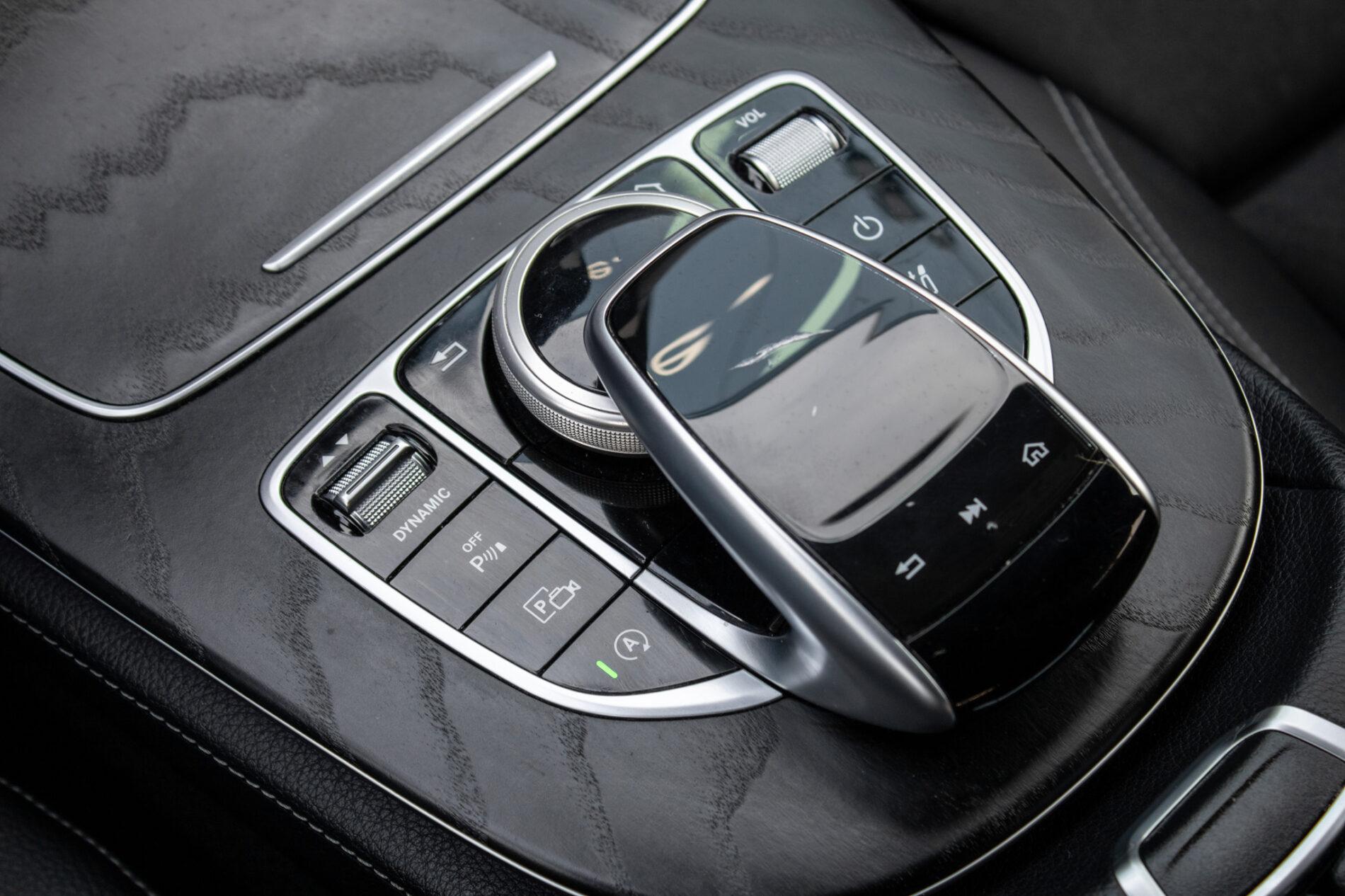 2018 Mercedes-Benz E 350d, šedá kombi, 175 769 km