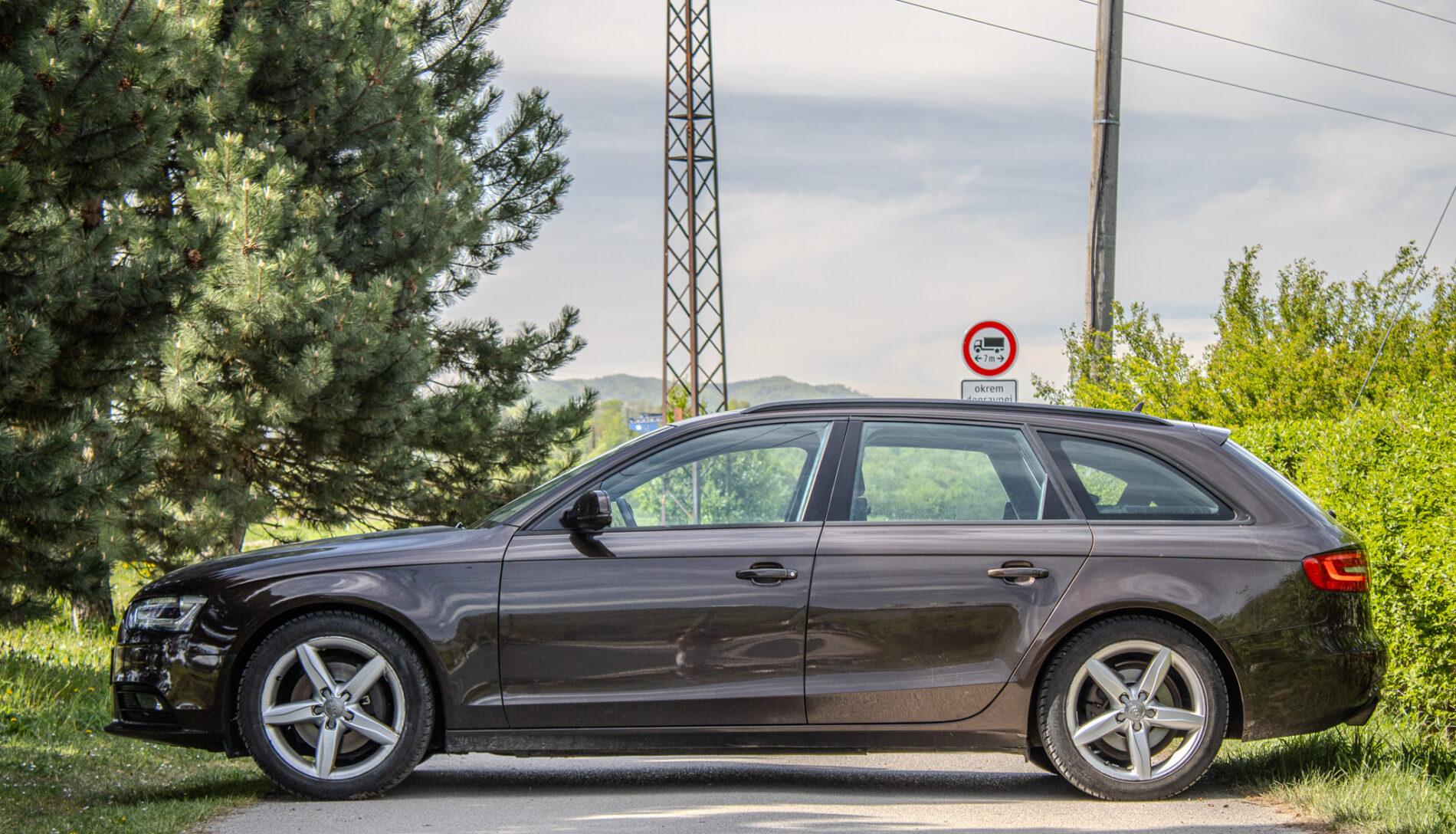 2012 AUDI A4, hnědá kombi, 223 486 km