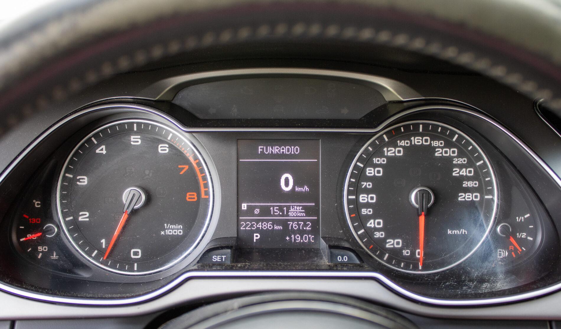 2012 AUDI A4, hnědá kombi, 223 486 km
