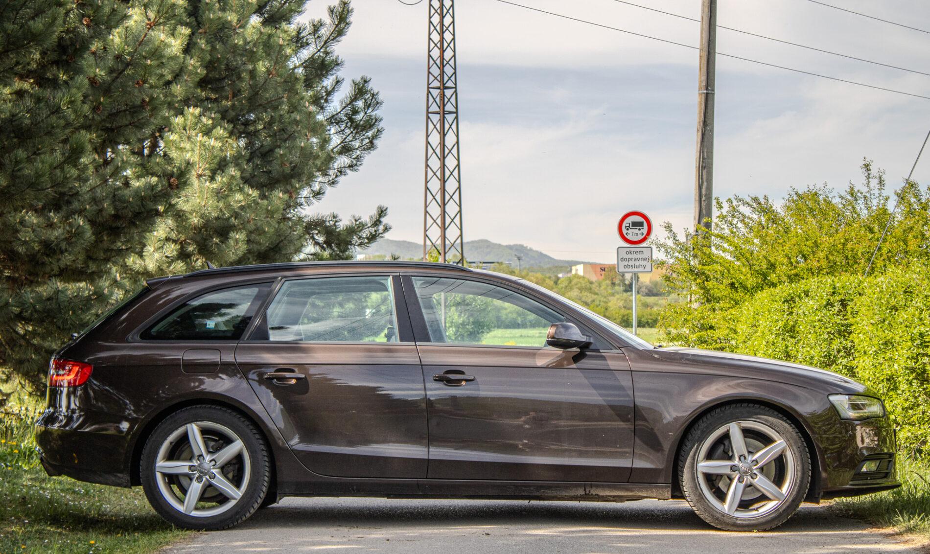 2012 AUDI A4, hnědá kombi, 223 486 km
