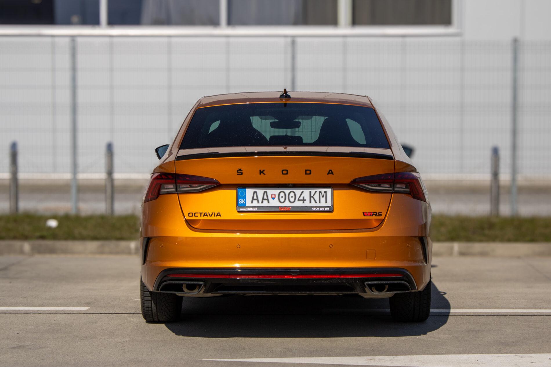 2024 Skoda Octavia RS, oranžová sedan, 18 411 km