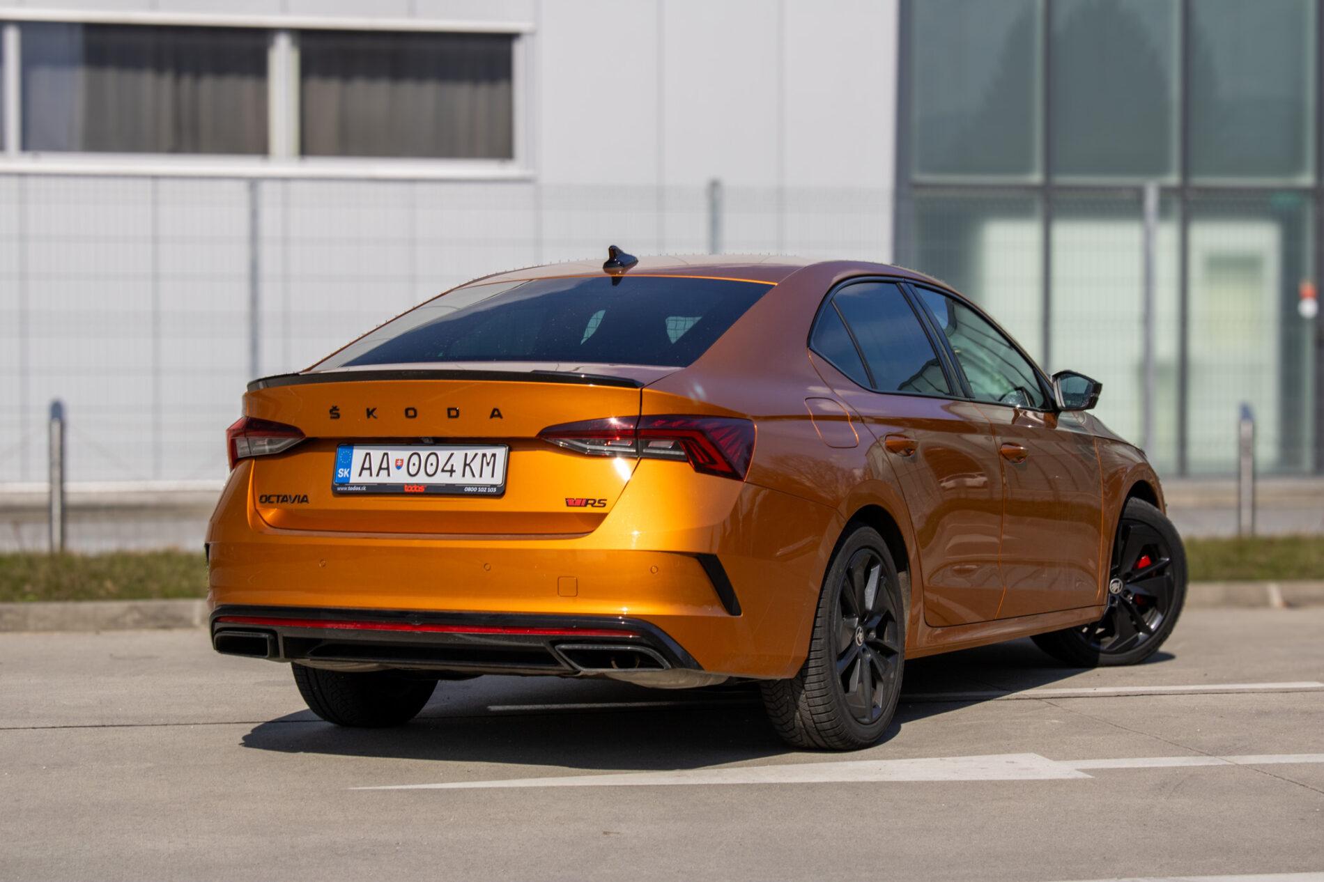 2024 Skoda Octavia RS, oranžová sedan, 18 411 km