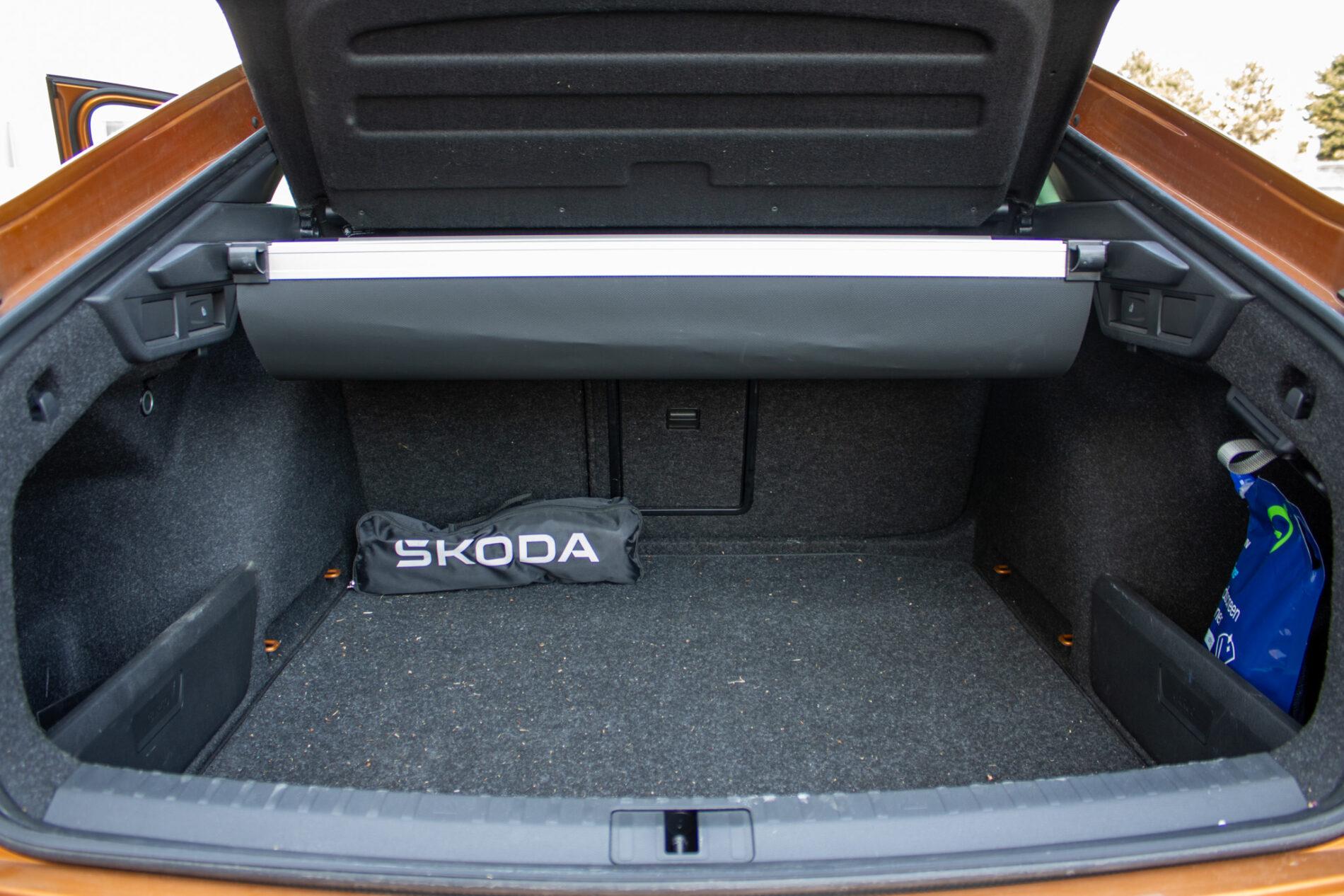 2024 Skoda Octavia RS, oranžová sedan, 18 411 km