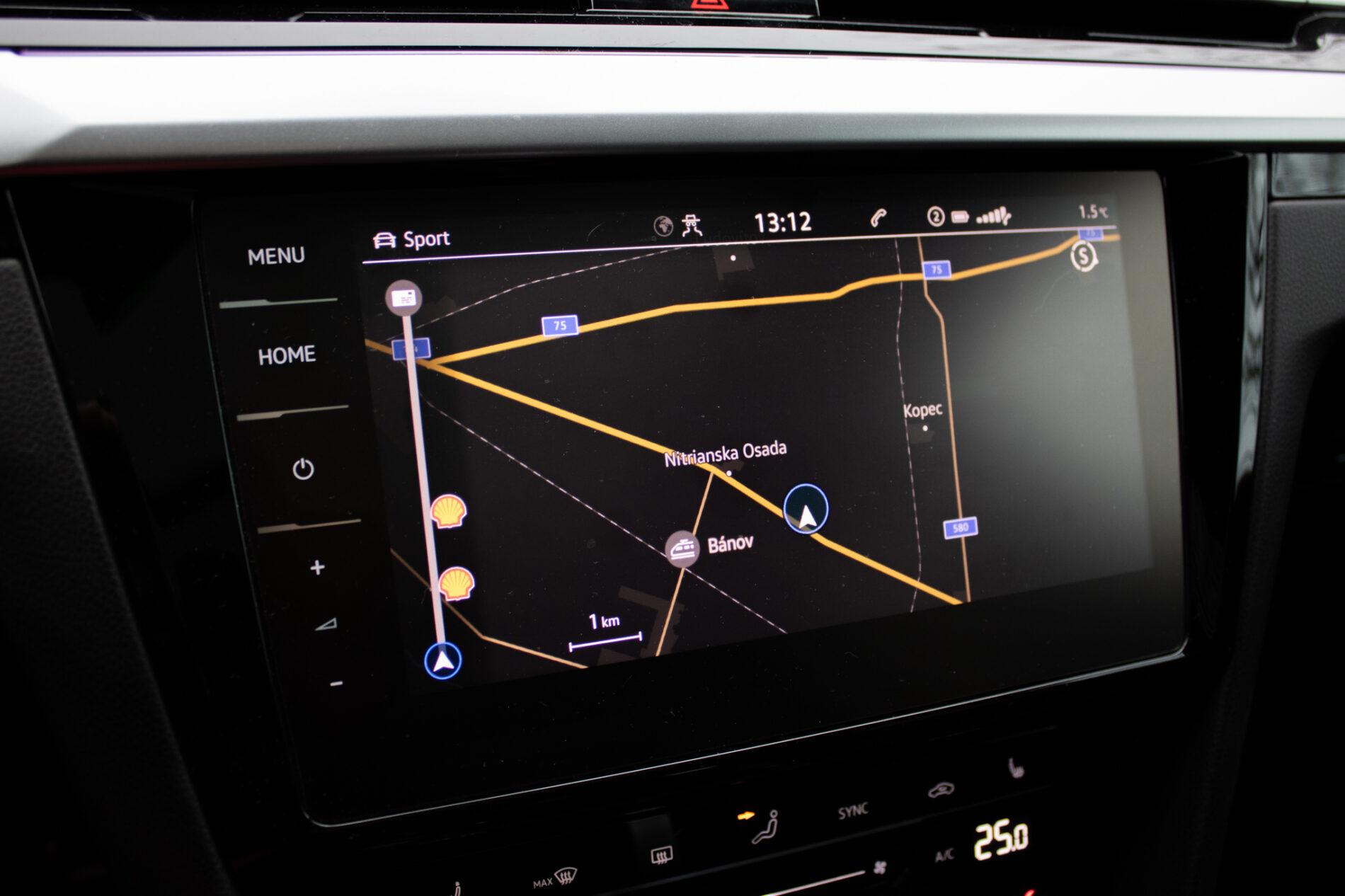 2022 Volkswagen Arteon R, černá kombi, 40 950 km