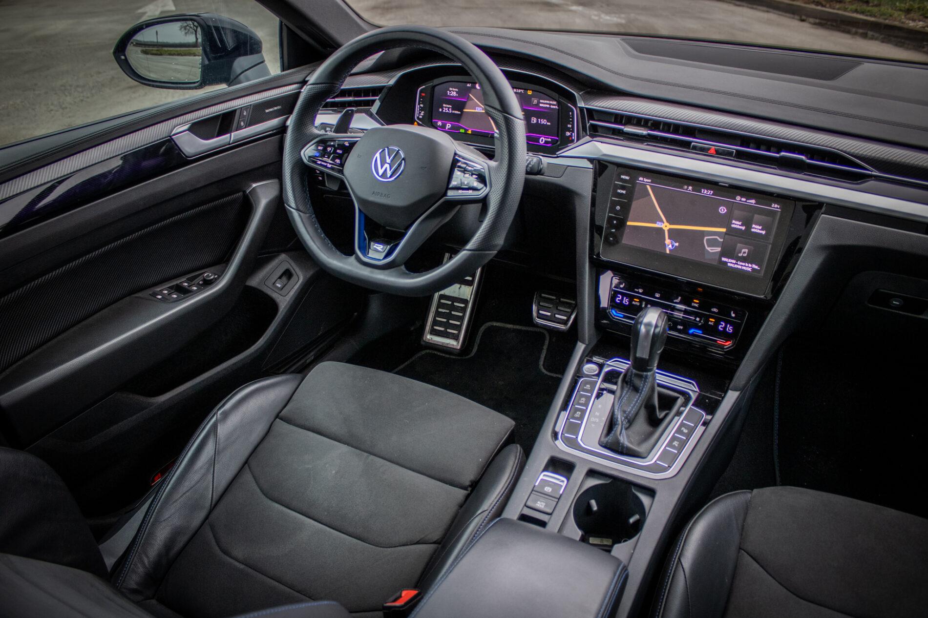 2022 Volkswagen Arteon R, černá kombi, 40 950 km