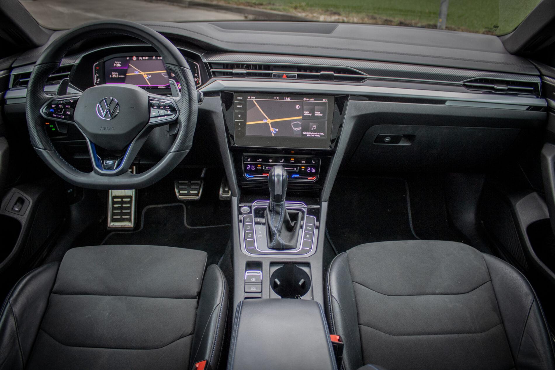 2022 Volkswagen Arteon R, černá kombi, 40 950 km