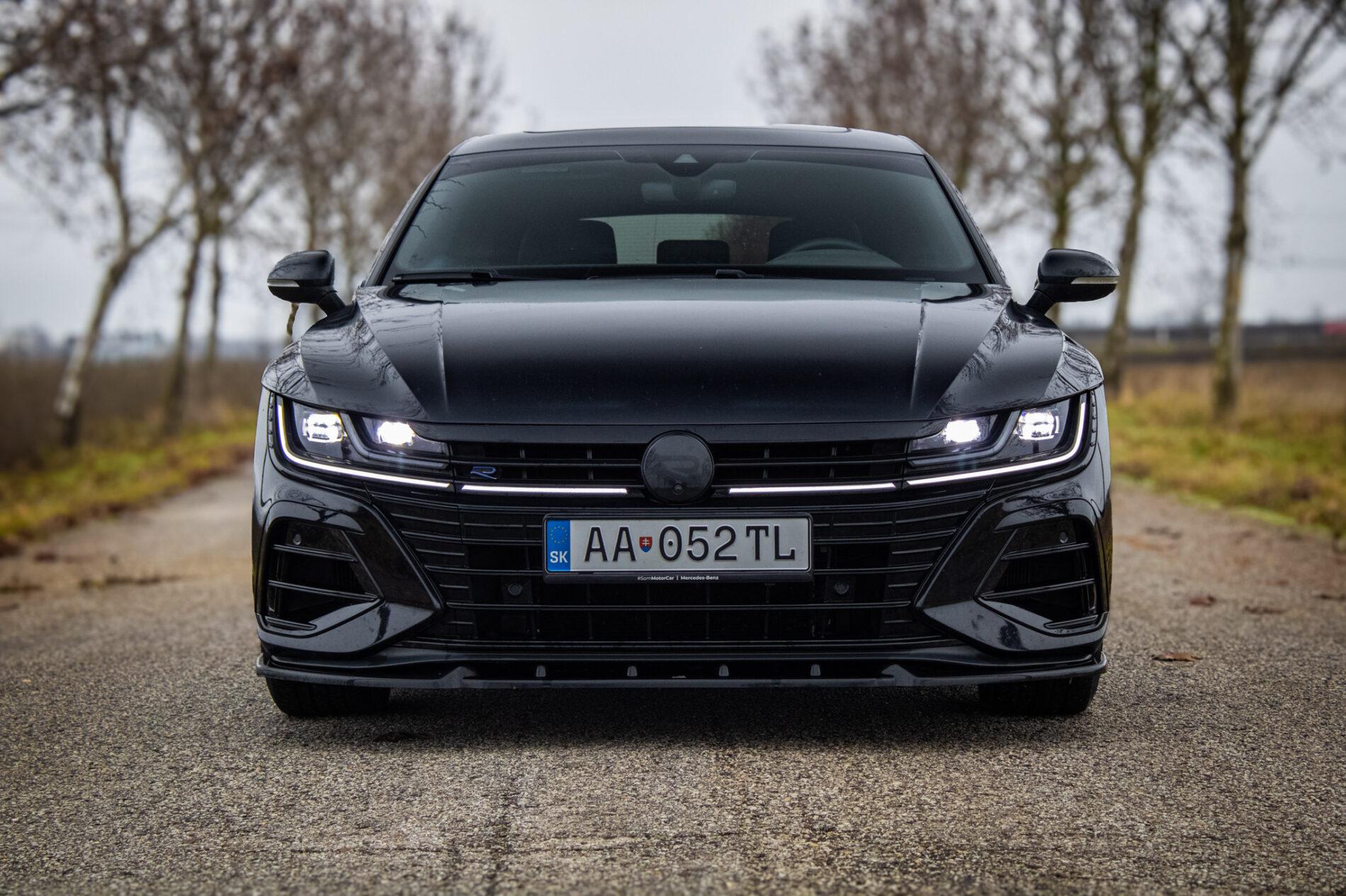 2022 Volkswagen Arteon R, černá kombi, 40 950 km