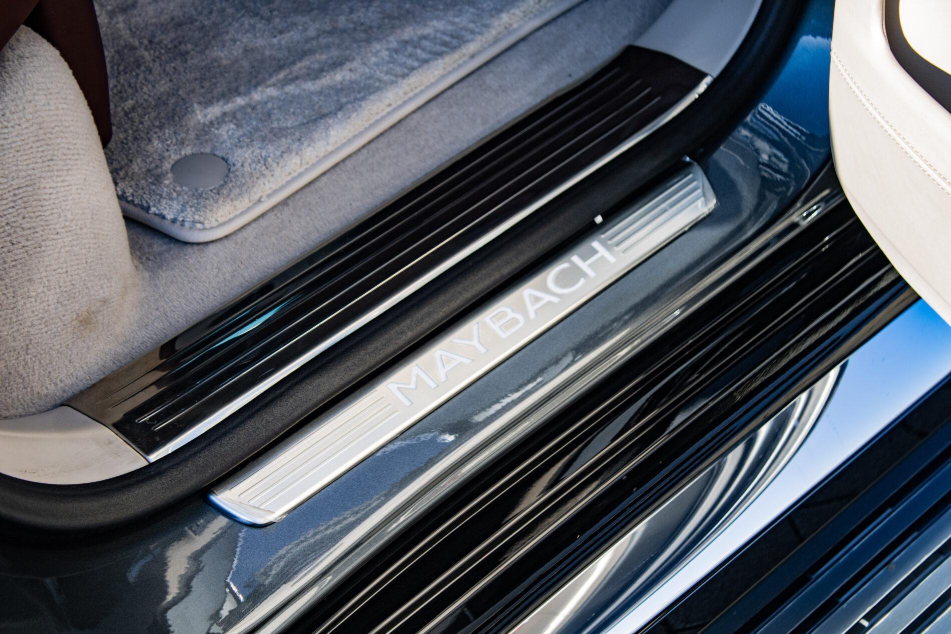 2022 Mercedes-Benz GLS Maybach, šedá suv, 42 000 km