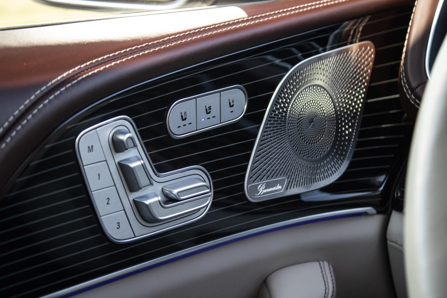 2022 Mercedes-Benz GLS Maybach, šedá suv, 42 000 km