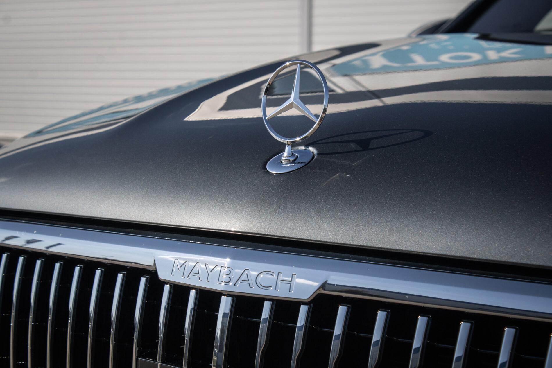 2022 Mercedes-Benz GLS Maybach, šedá suv, 42 000 km