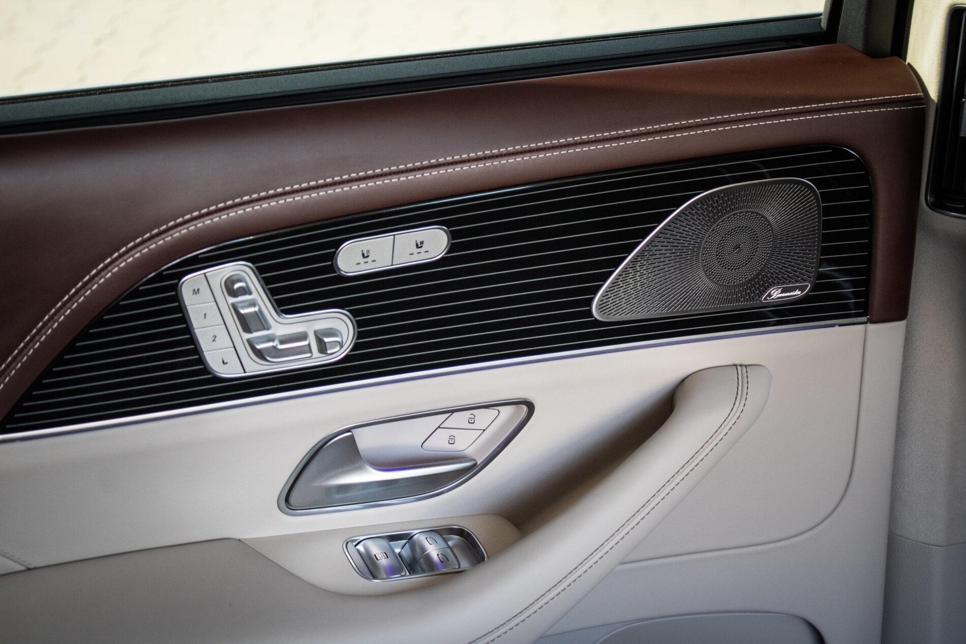 2022 Mercedes-Benz GLS Maybach, šedá suv, 42 000 km