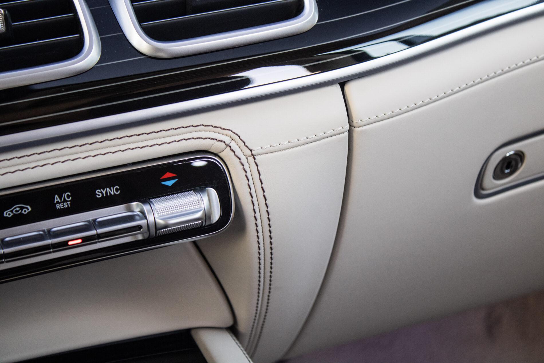 2022 Mercedes-Benz GLS Maybach, šedá suv, 42 000 km