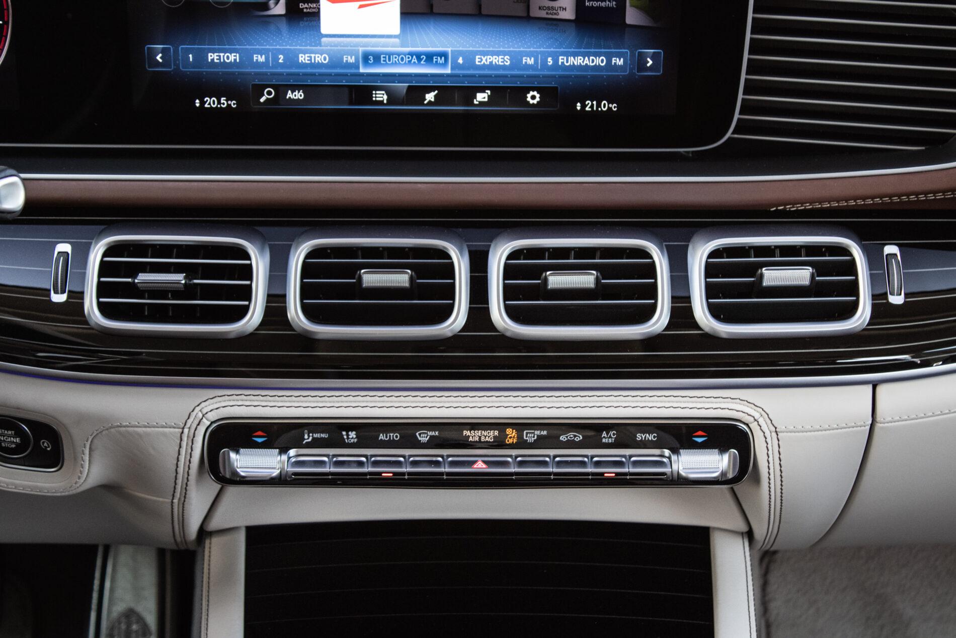 2022 Mercedes-Benz GLS Maybach, šedá suv, 42 000 km