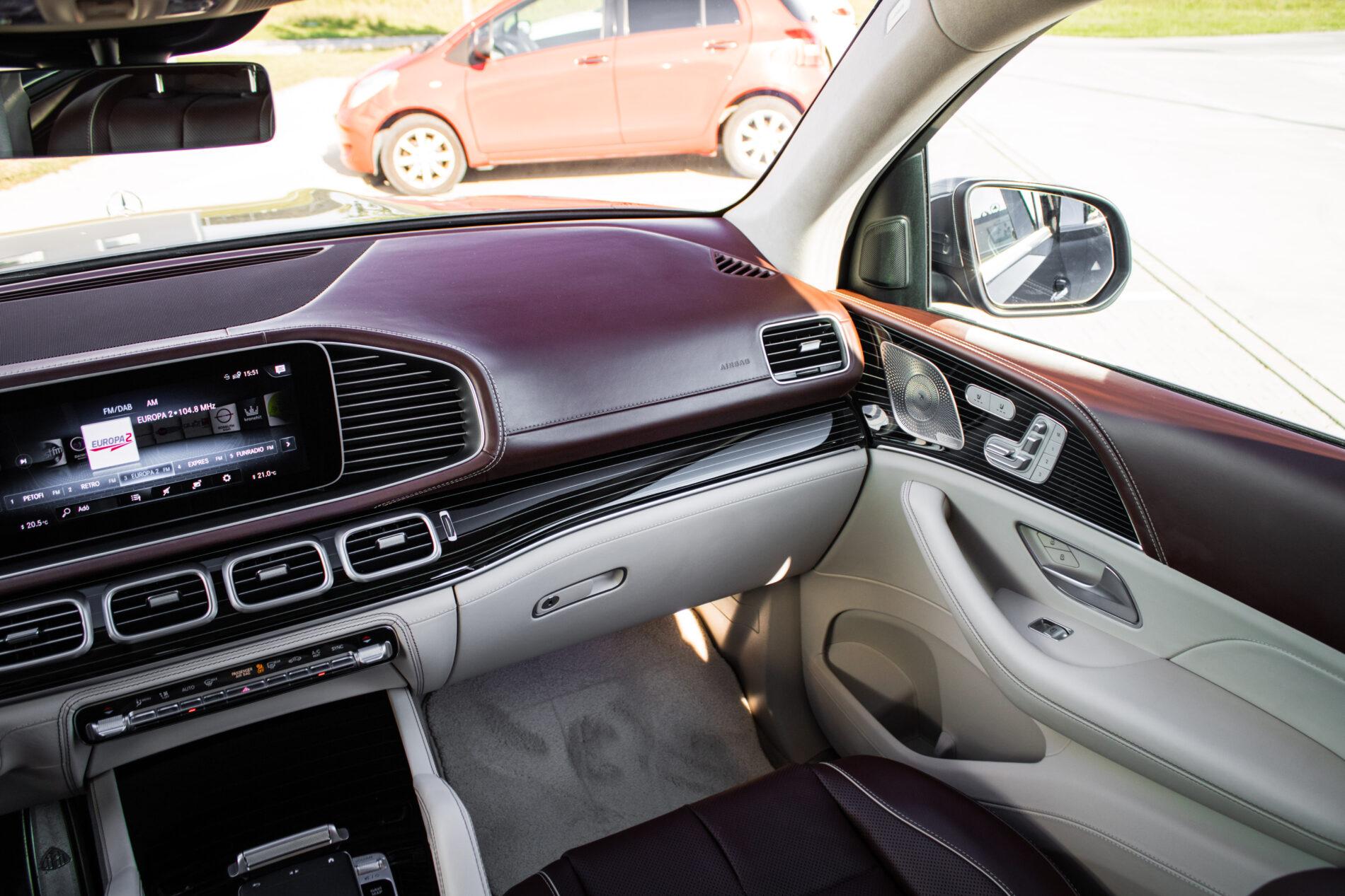 2022 Mercedes-Benz GLS Maybach, šedá suv, 42 000 km