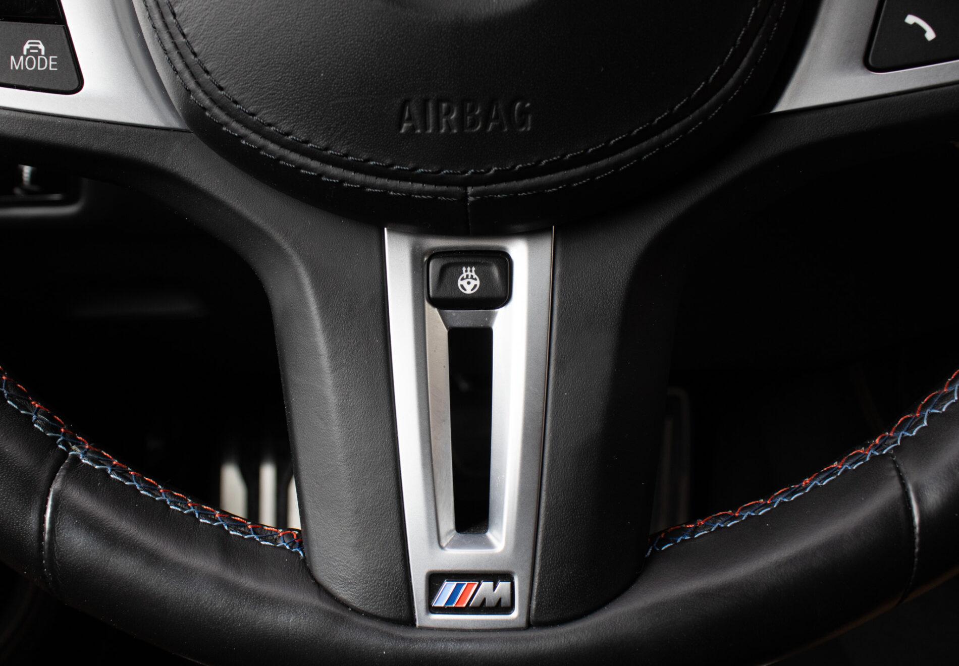 2021 BMW X6 M, modrá suv, 58 721 km