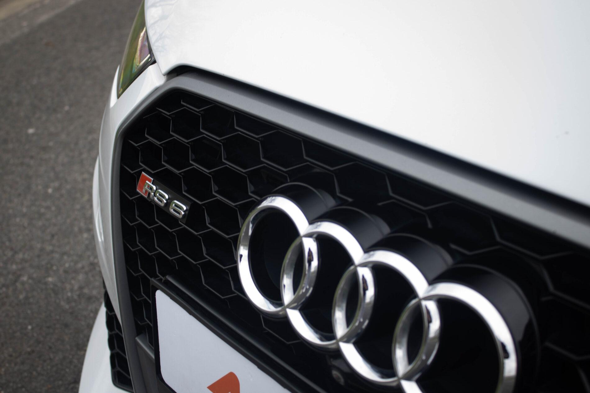 2016 AUDI RS6 Perf., bílá kombi, 167 550 km