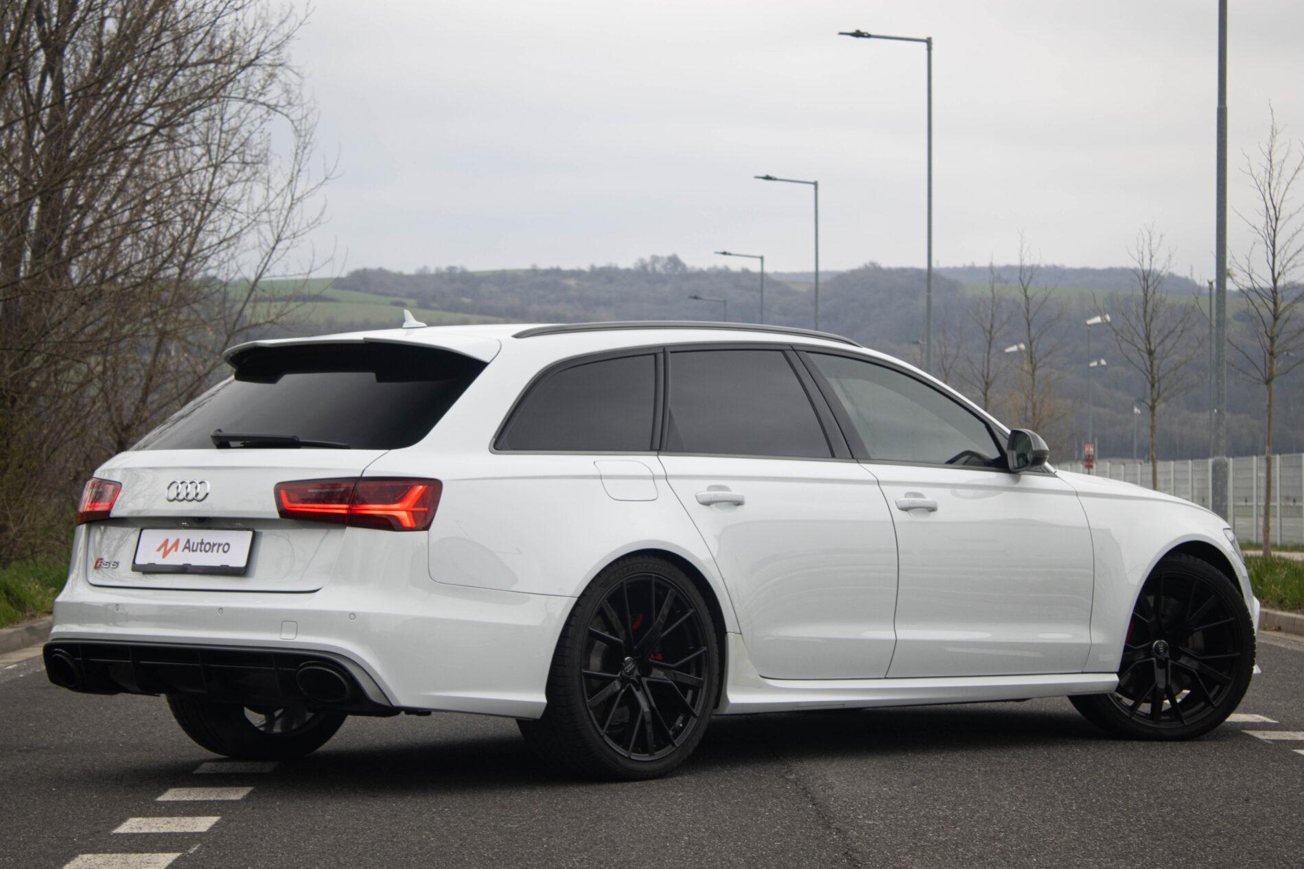 2016 AUDI RS6 Perf., bílá kombi, 167 550 km