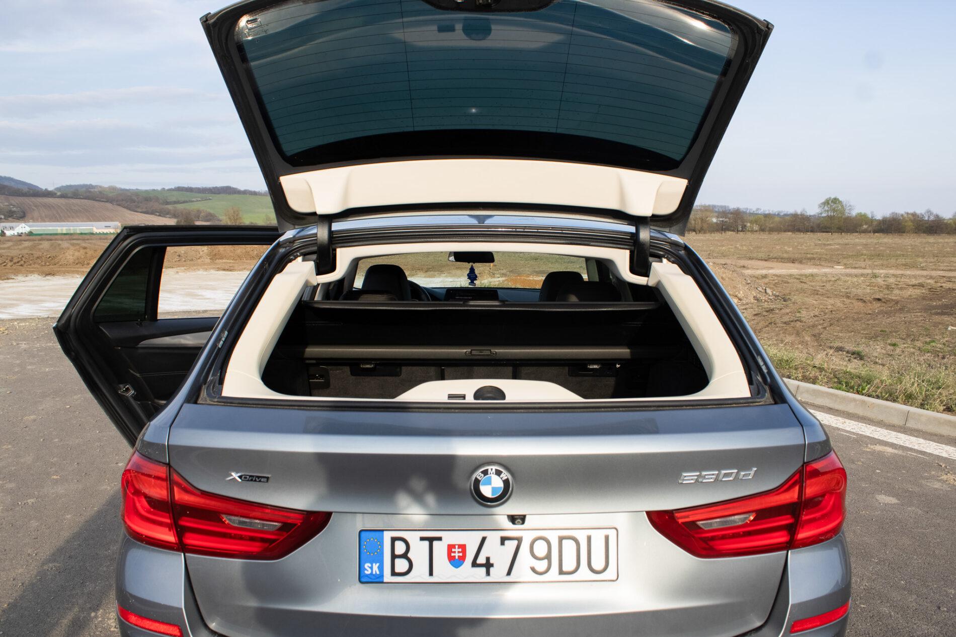 2017 BMW 530d, šedá kombi, 284 000 km