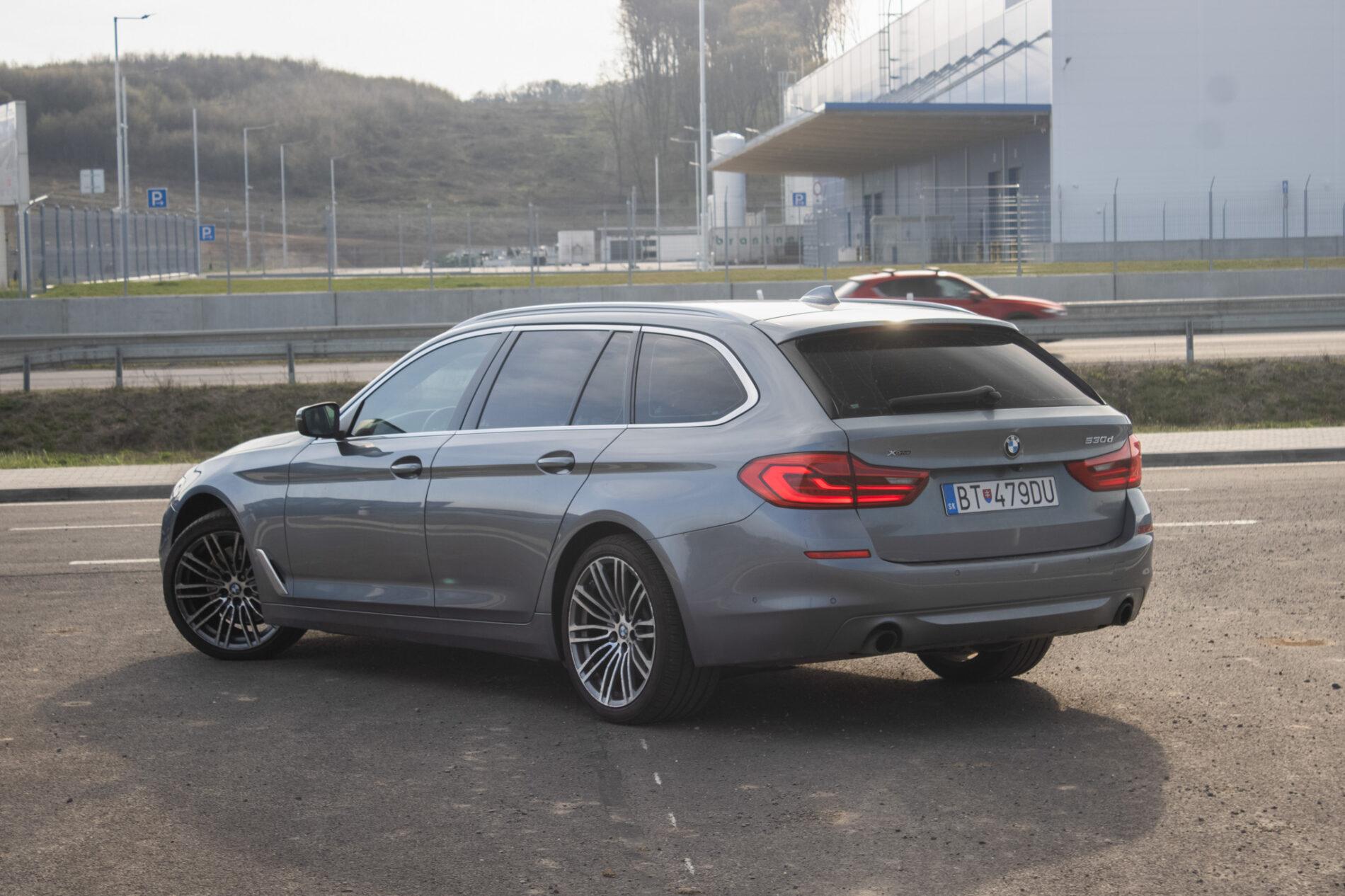 2017 BMW 530d, šedá kombi, 284 000 km