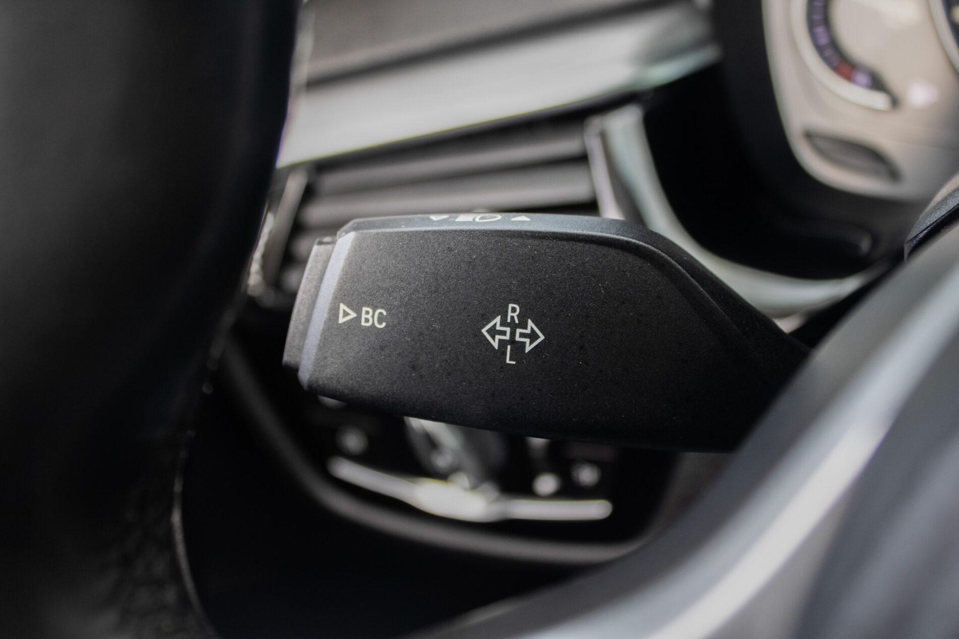 2017 BMW 530d, šedá kombi, 284 000 km