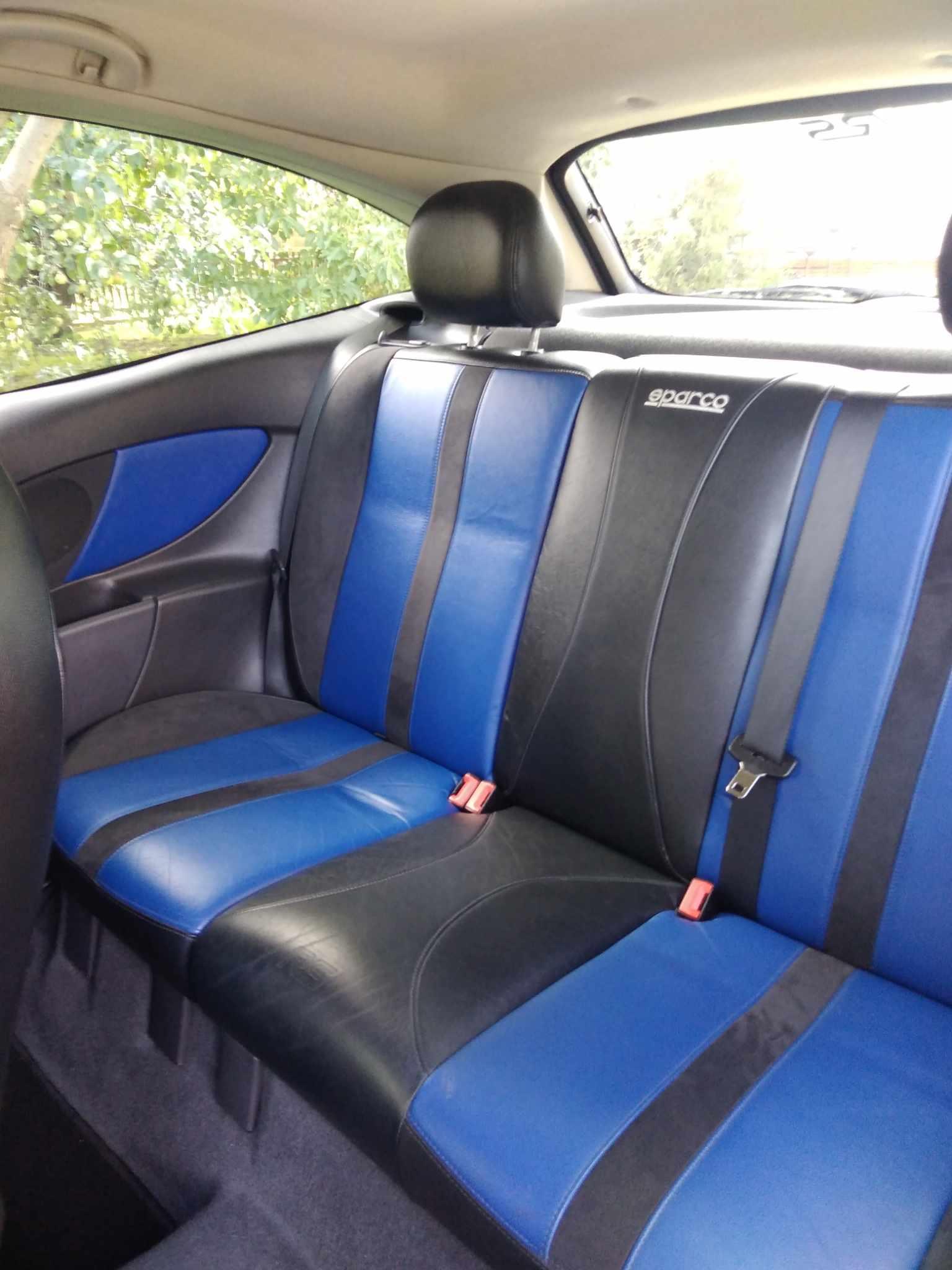 2002 Ford Focus RS, tmavě modrá hatchback, 117 000 km